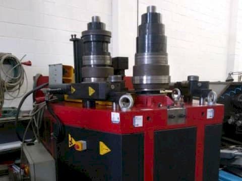 Front view of Tauring Alpha 160 machine