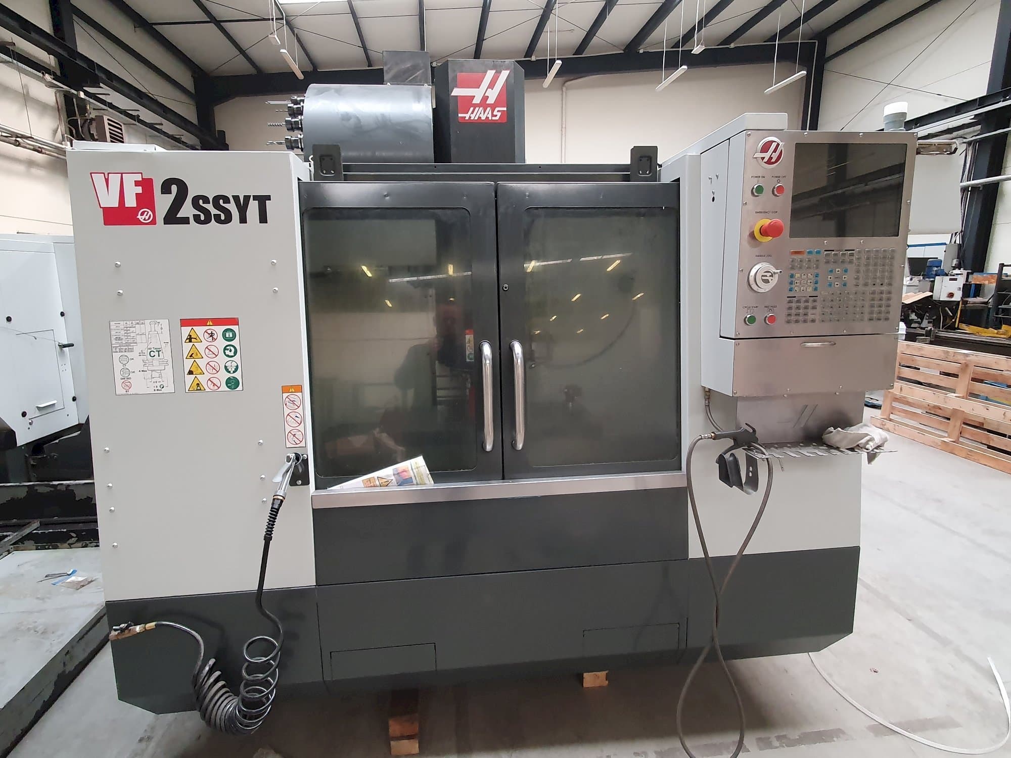 Front view of HAAS VF-2SSYT machine