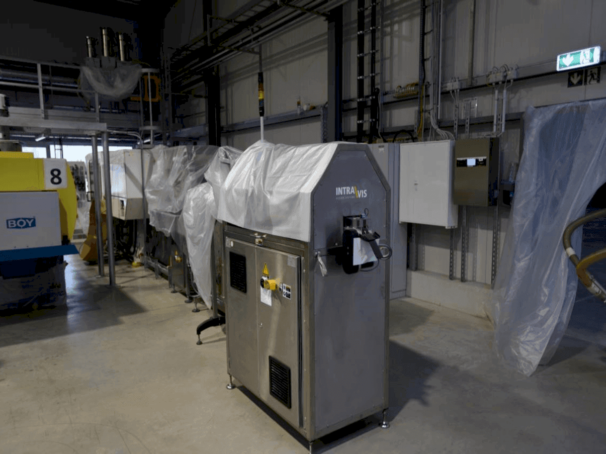 Front view of INTRAVIS Capwatcher 6432 machine