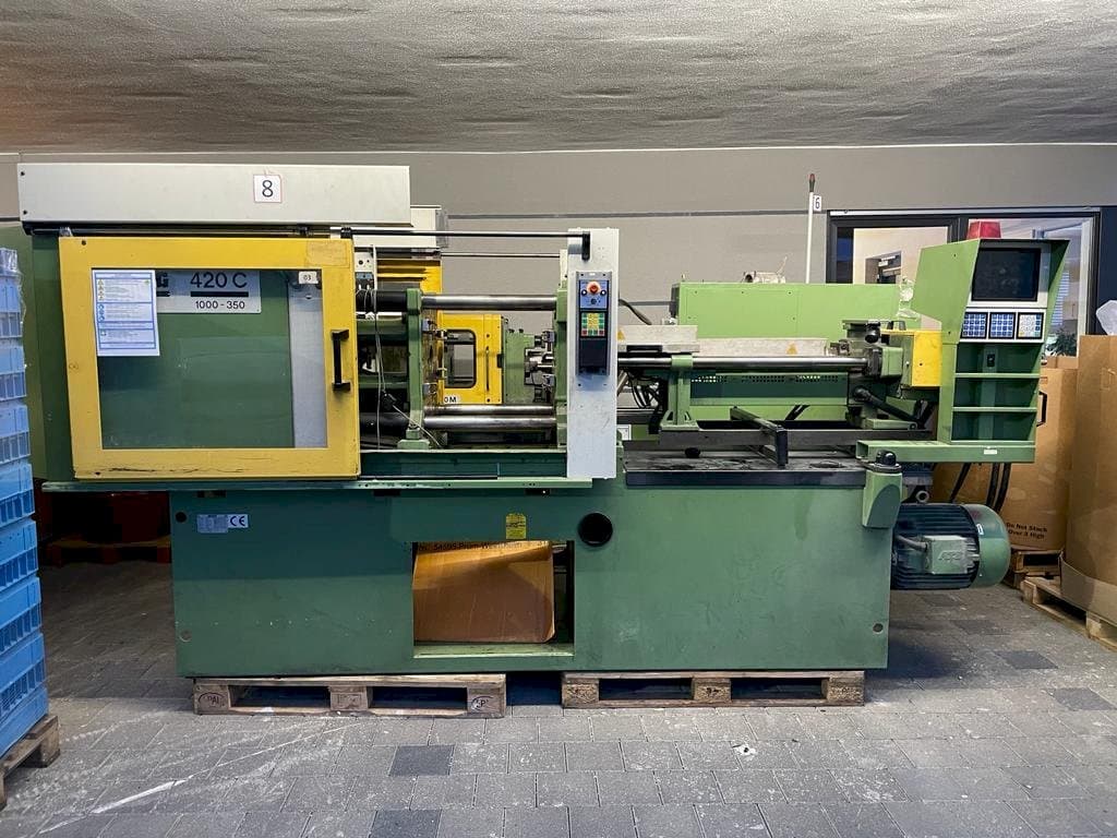 Front view of Arburg 420C mit  machine