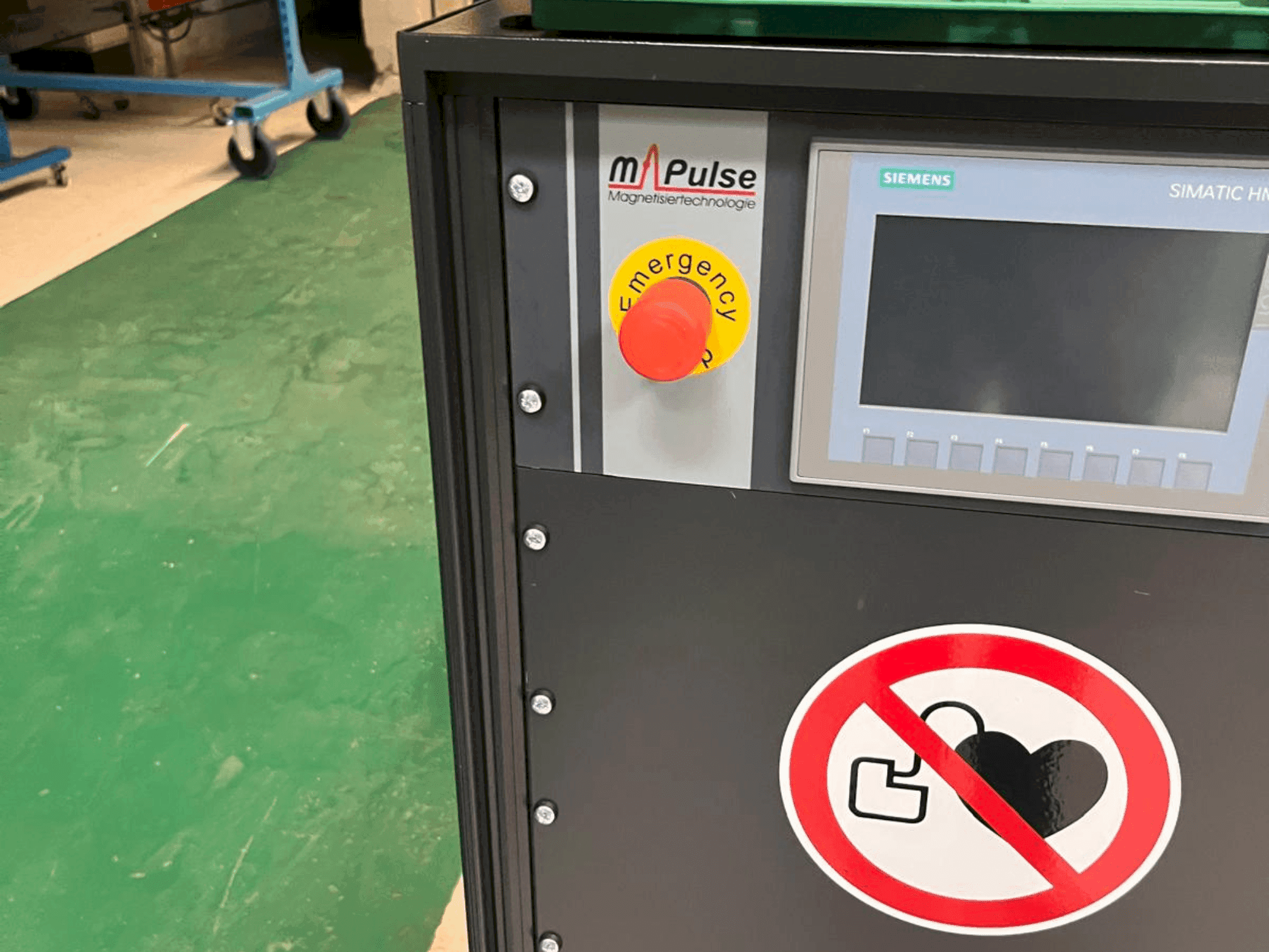 Front view of M-PULSE 2k6e machine