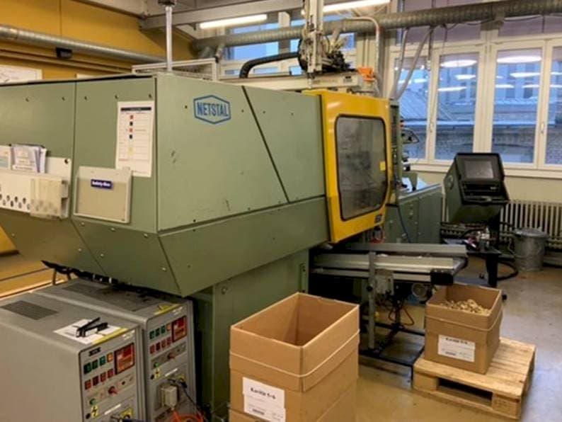 Front view of Netstal Synergy 600-110 machine