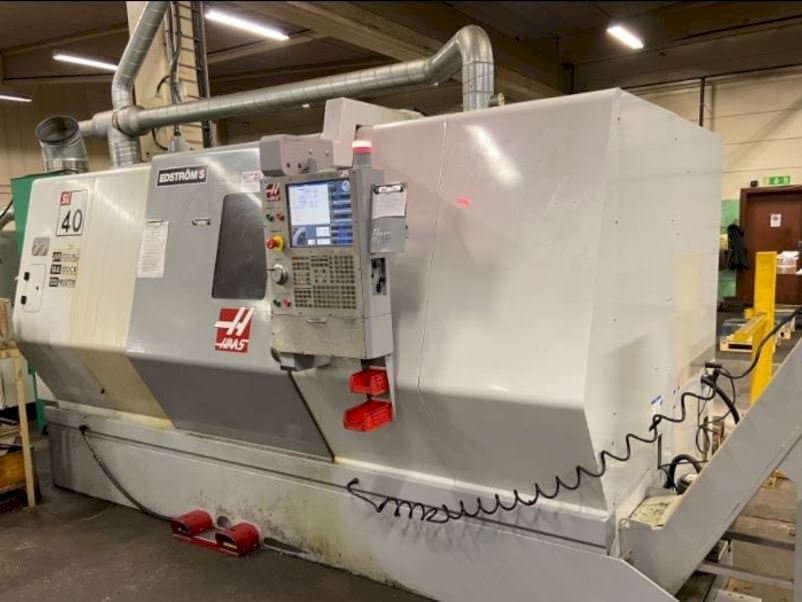 Front view of HAAS SL-40 machine