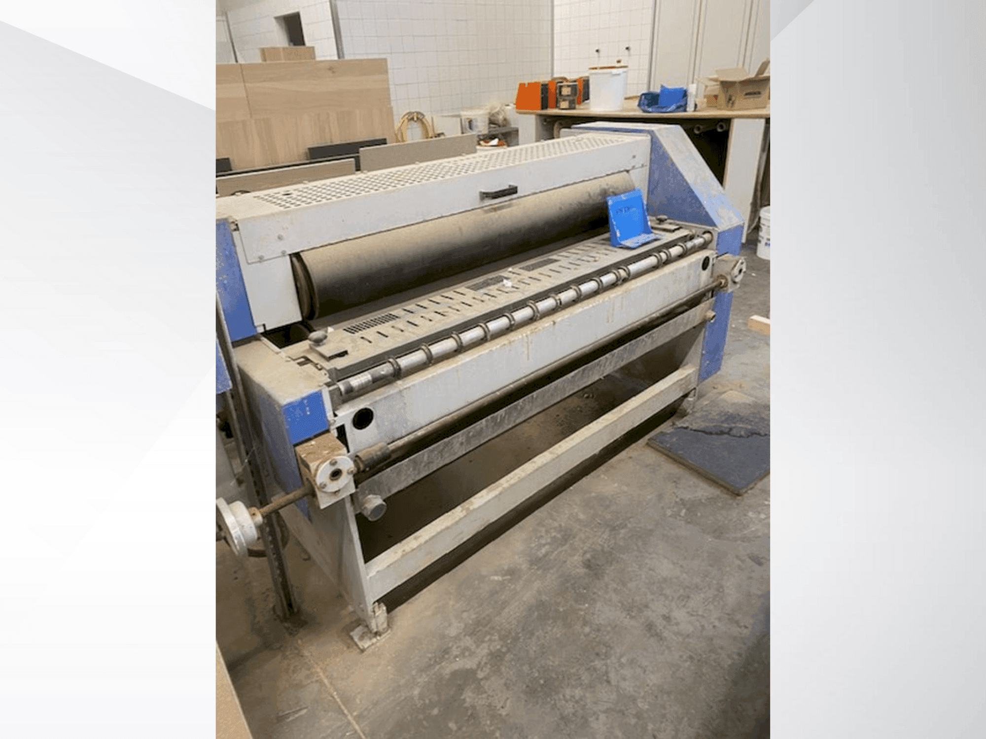 Front view of HYMMEN TLA machine