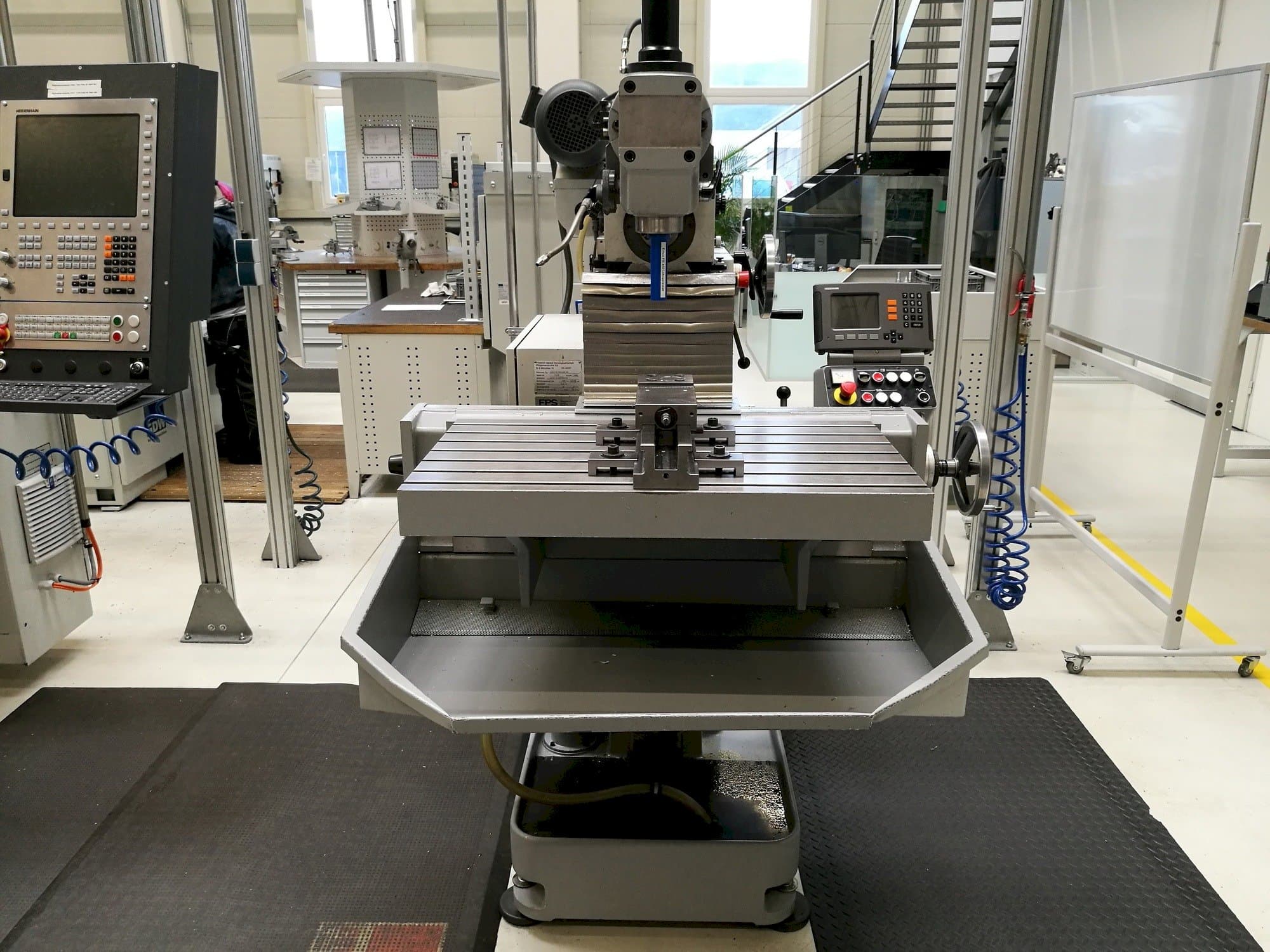 Front view of DECKEL FP4 machine