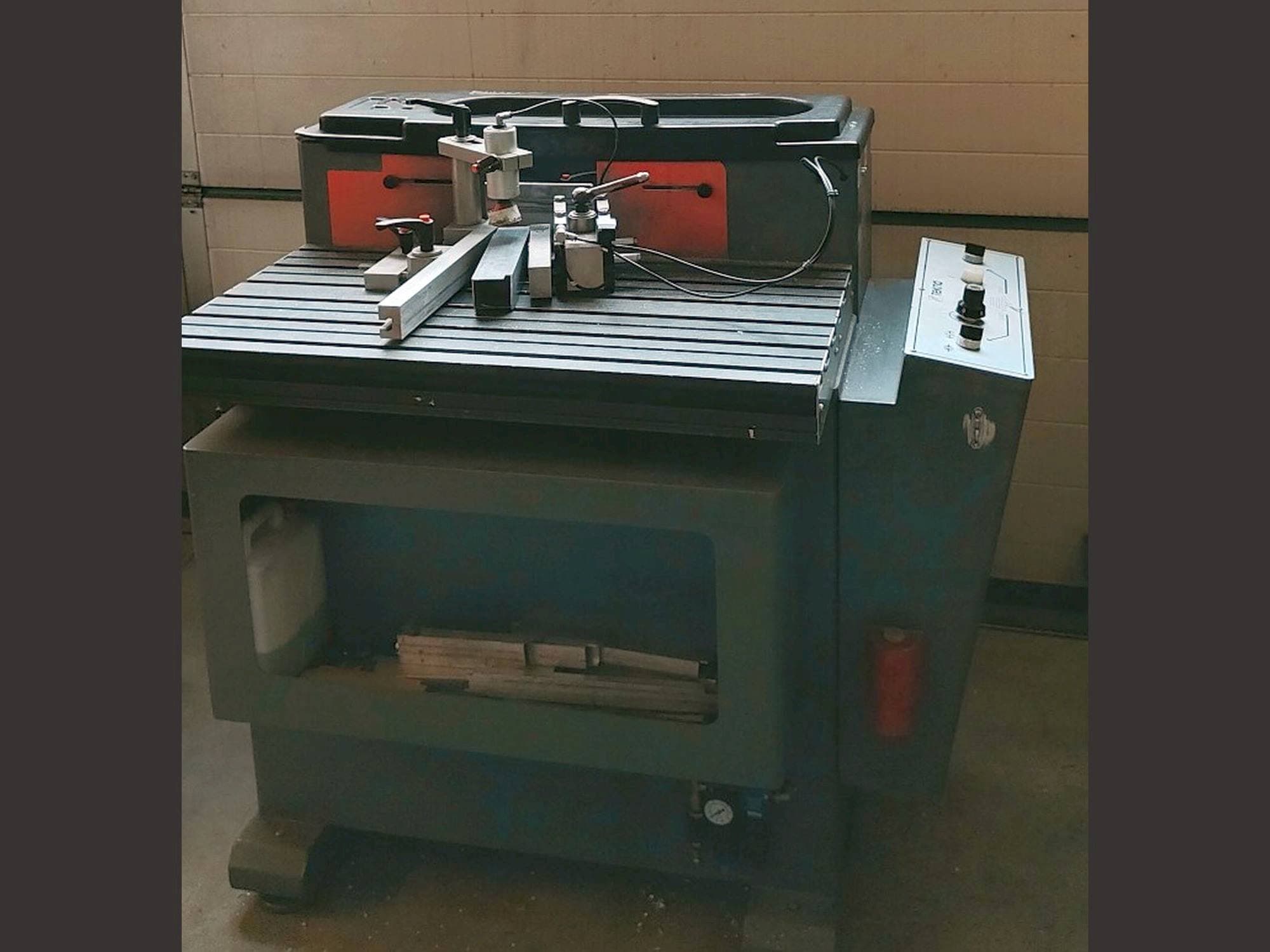 Left side view of Tekna TK661 machine