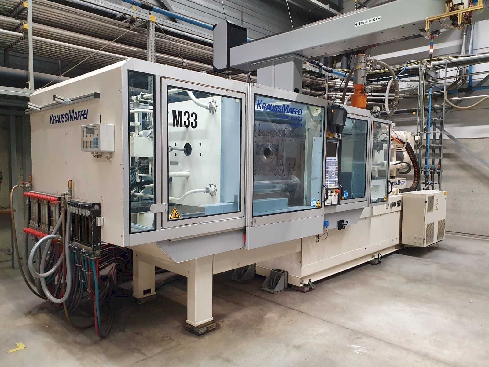 Front view of Krauss Maffei 280-1900 C3 machine