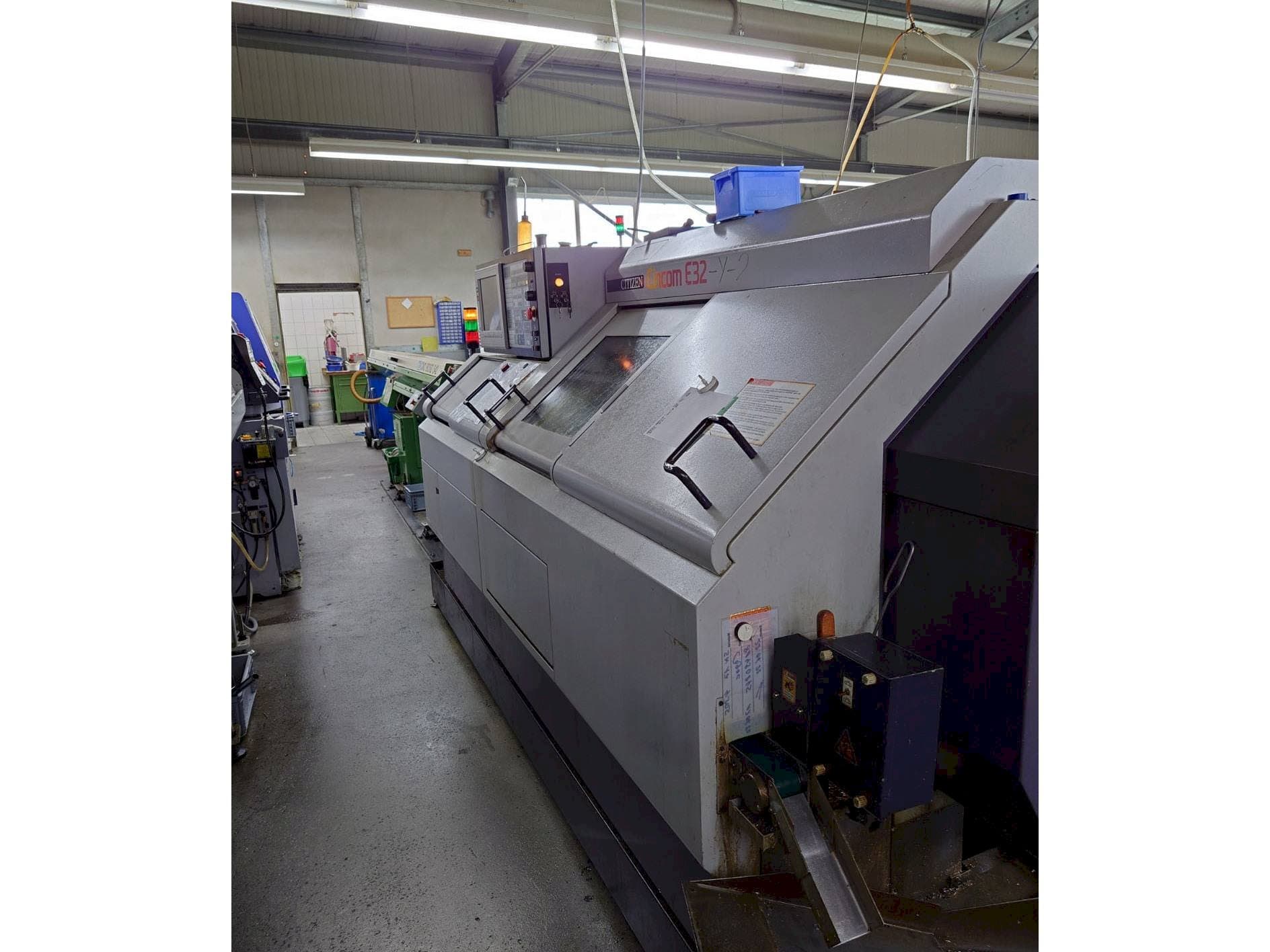 Right side view of Citizen E32-Y-2 machine