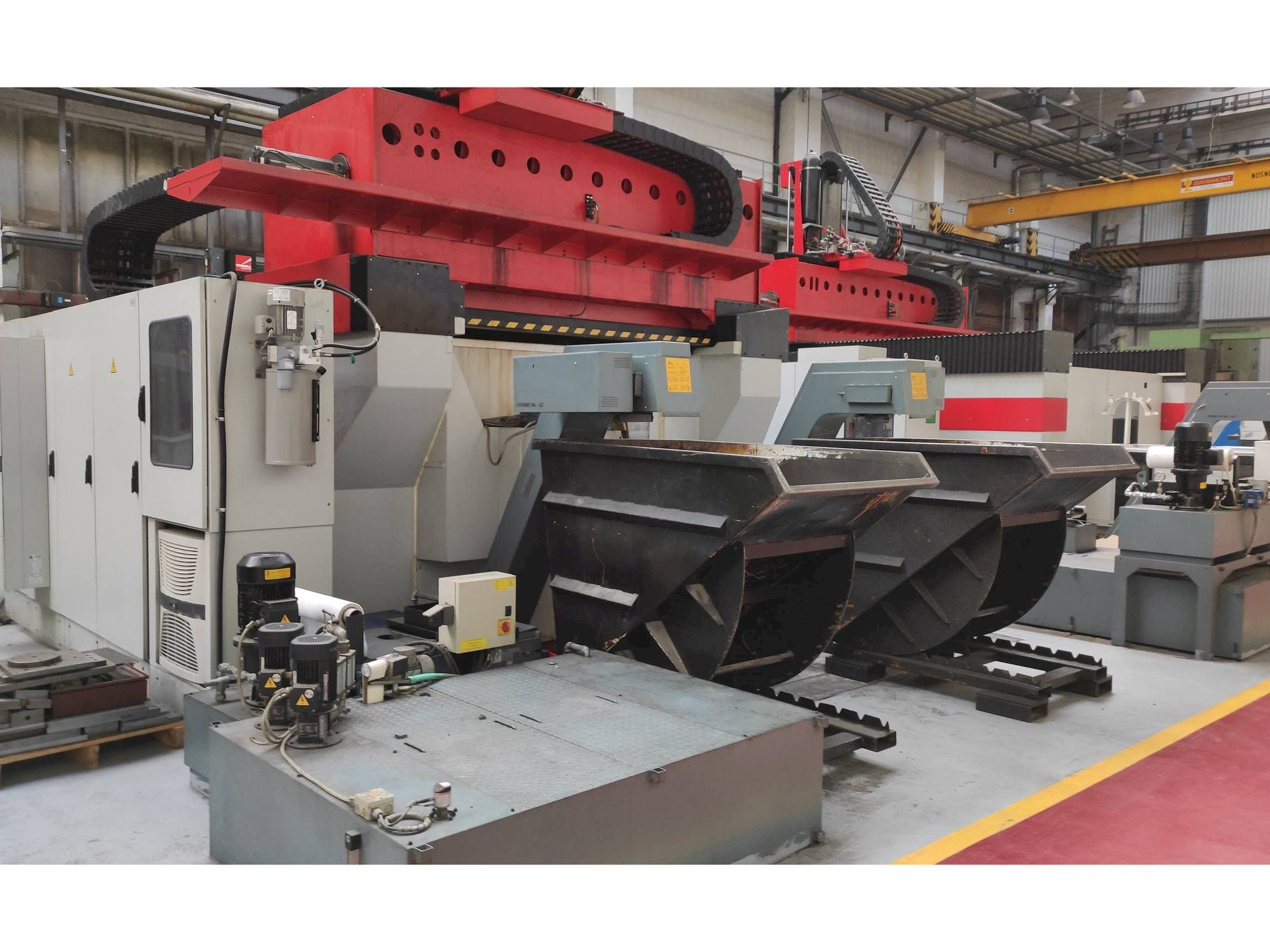 Front view of TRIMILL VU 2313  machine