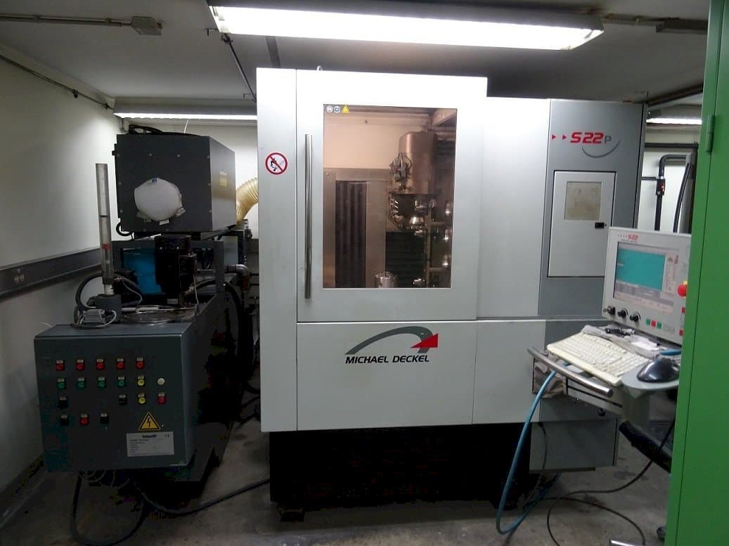 Front view of Michael Deckel S22 P machine