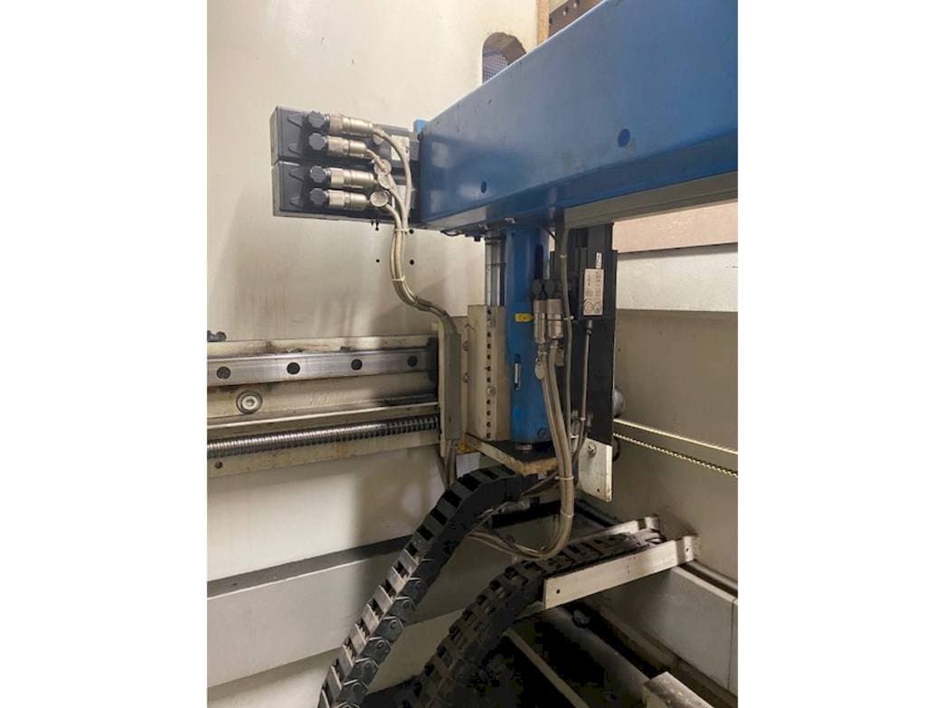 Front view of EHT VarioPress 225-30 machine