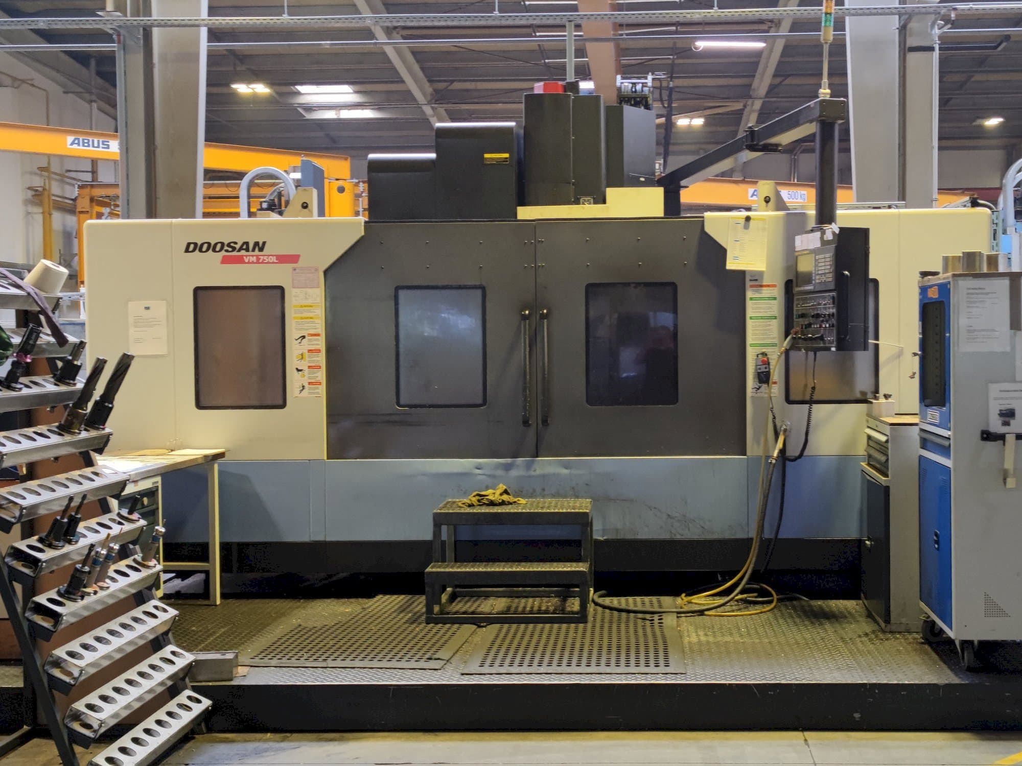Front view of Doosan VM 750L machine