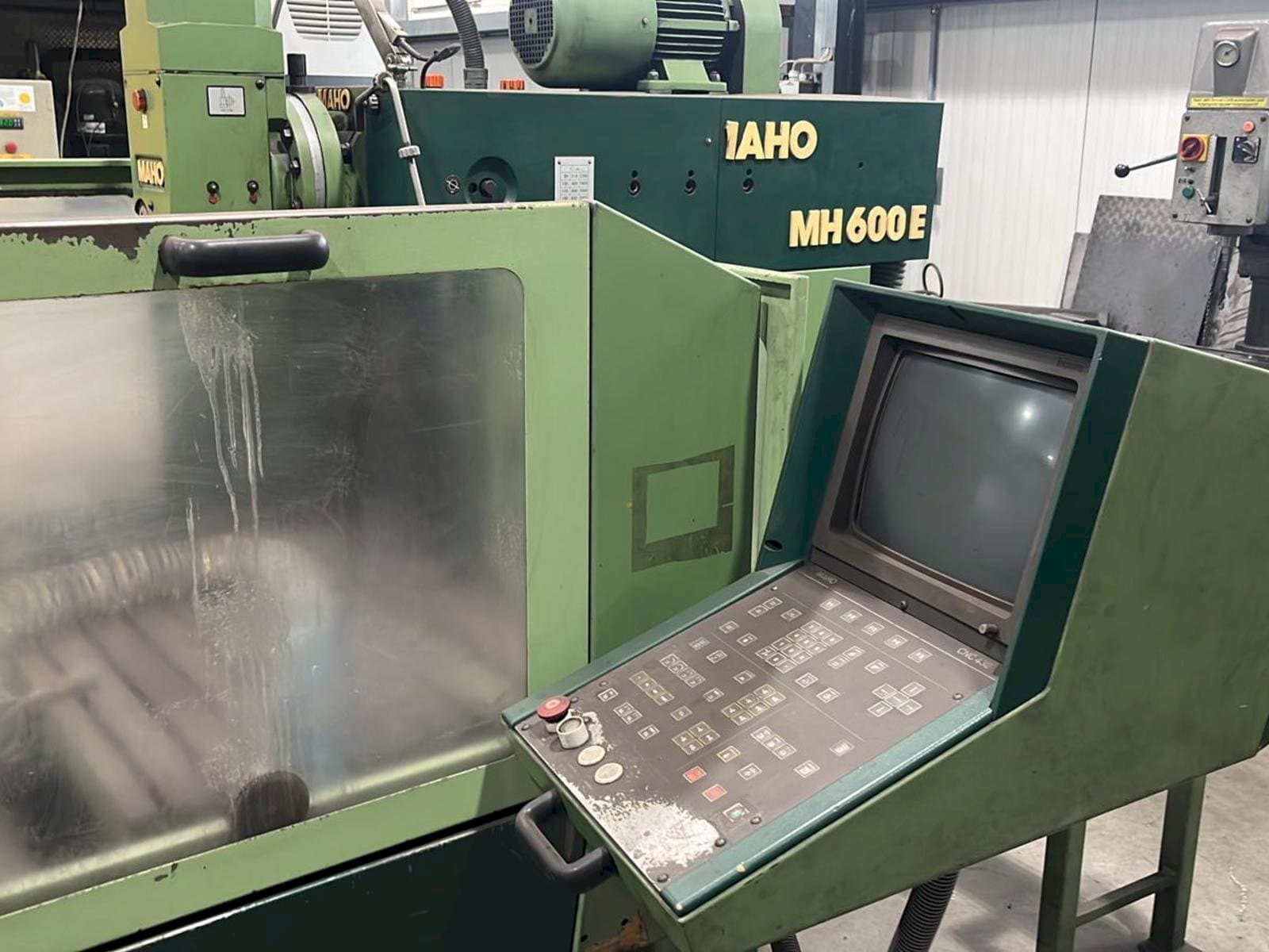 Front view of MAHO MH 600 E machine