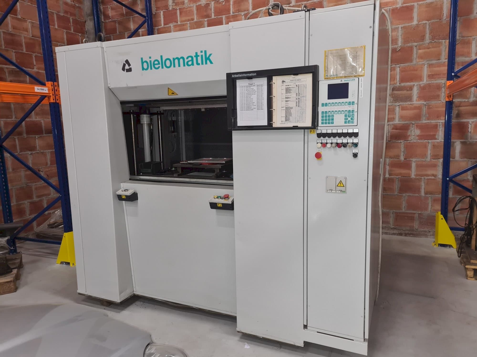 Front view of bielomatik K3215 machine