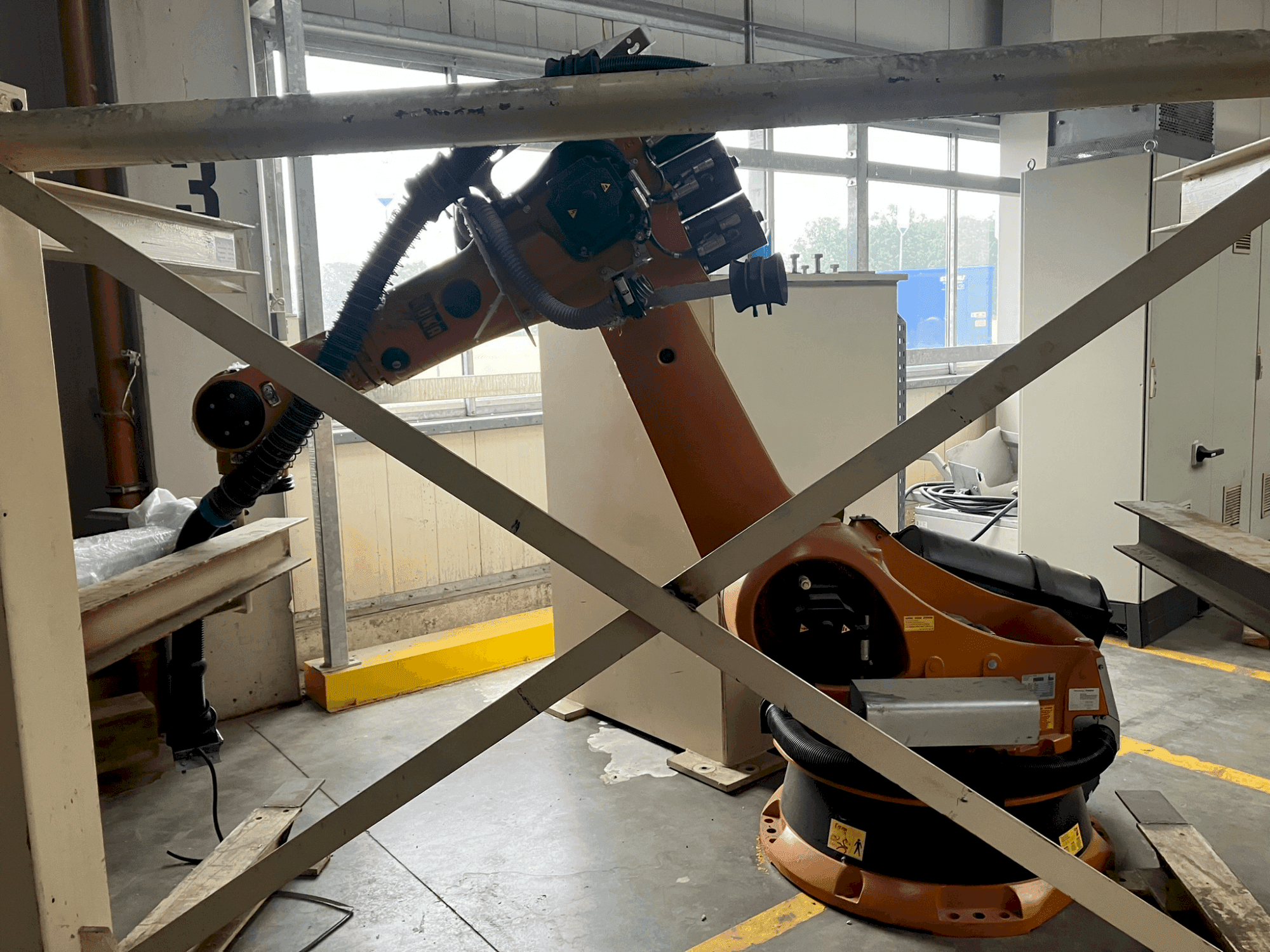 Front view of KUKA KR-240-2  machine