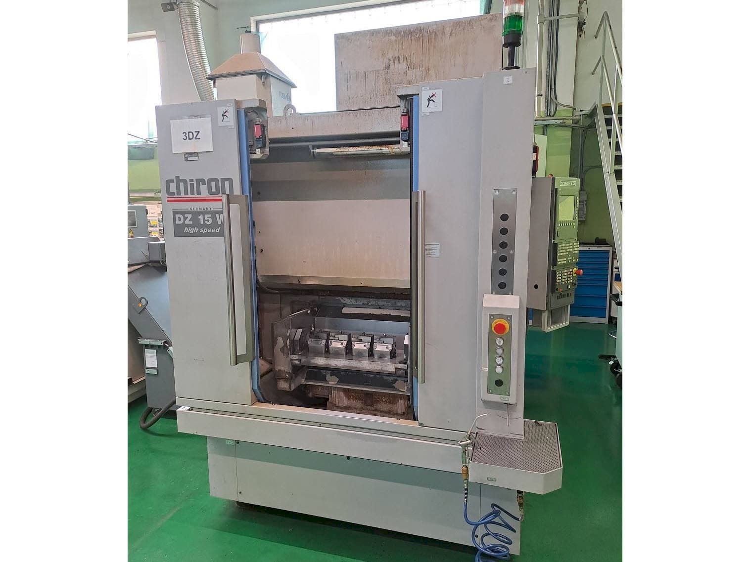 Front view of CHIRON DZ 15W HS machine