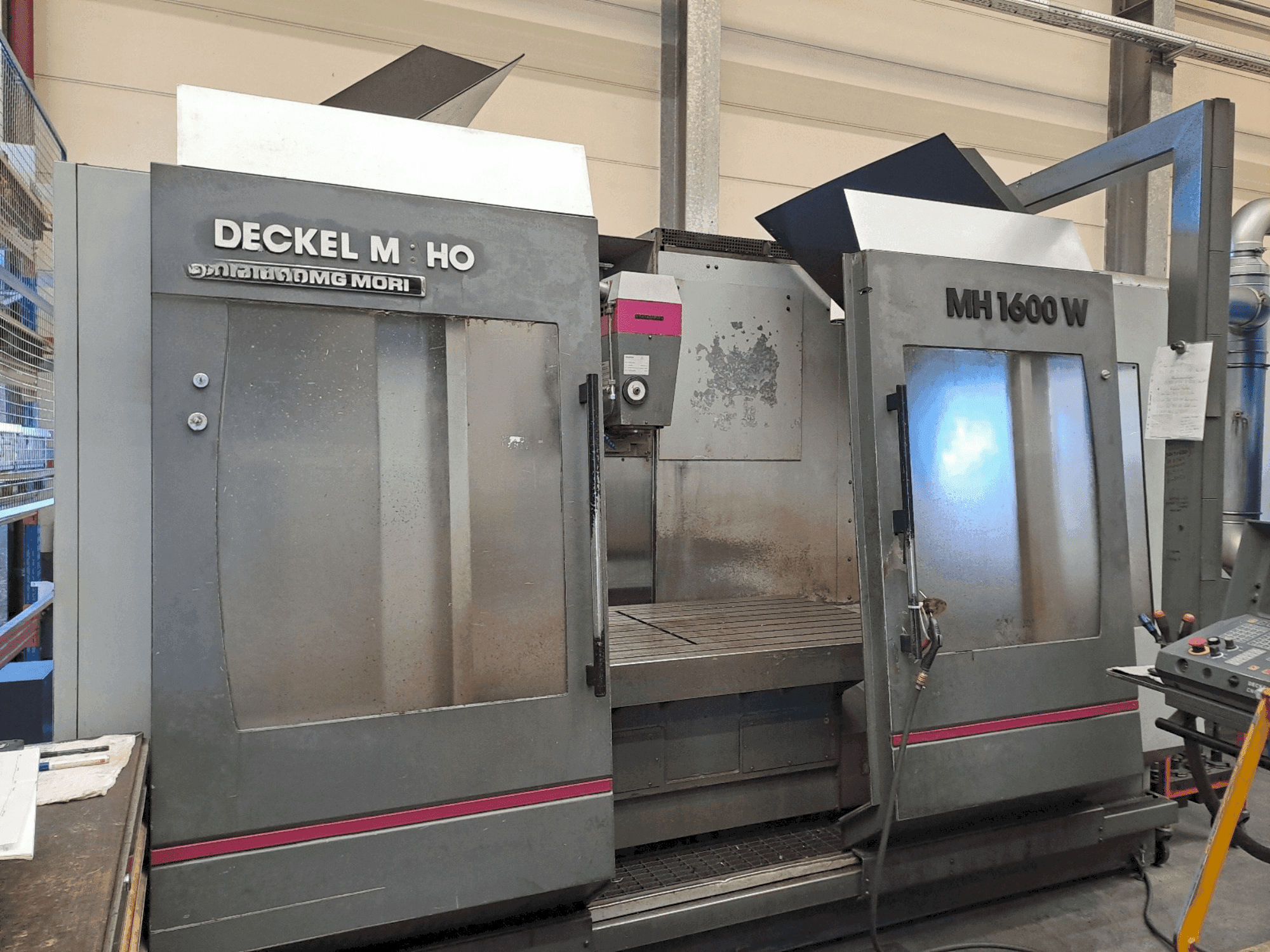Front view of DECKEL MAHO MH 1600 W  machine