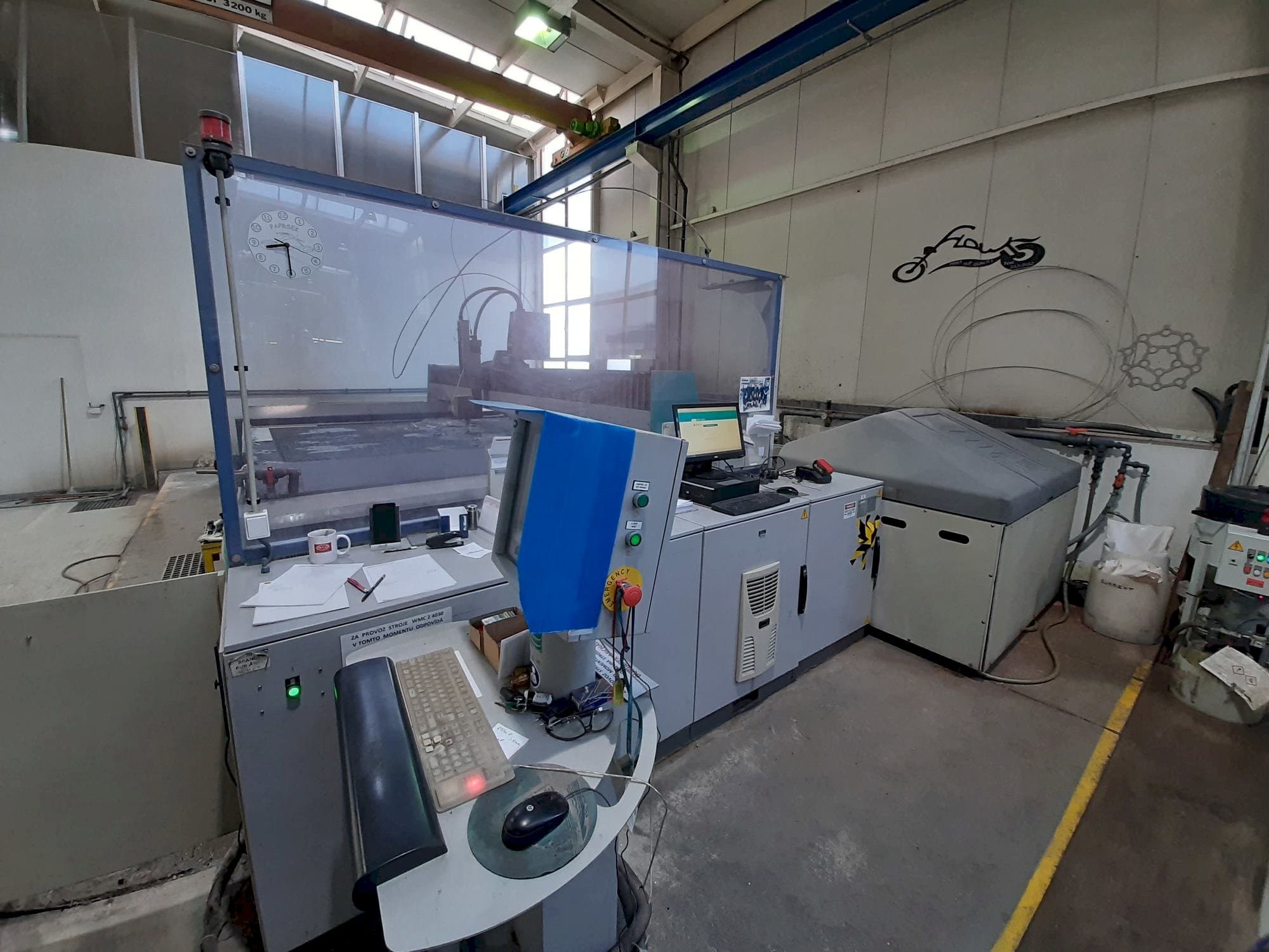 Front view of Flow WMC2-4030 machine