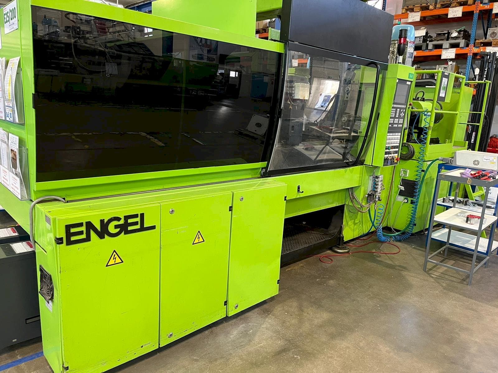 Front view of Engel ES 650/150 HL machine
