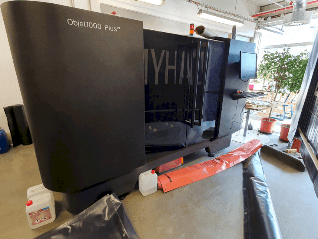 Front view of Stratasys Objet 1000 Plus  machine