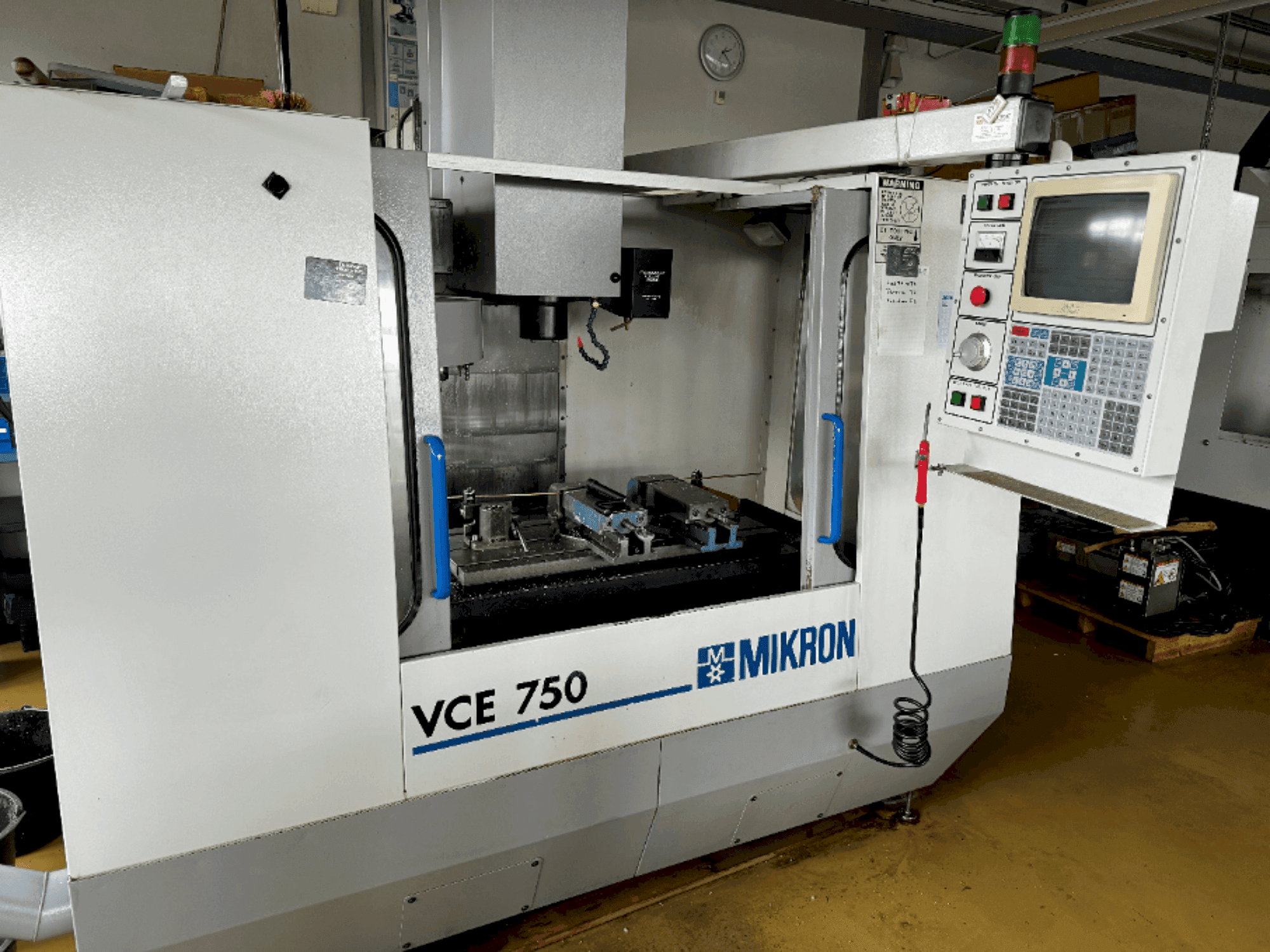 Front view of MIKRON VCE 750  machine