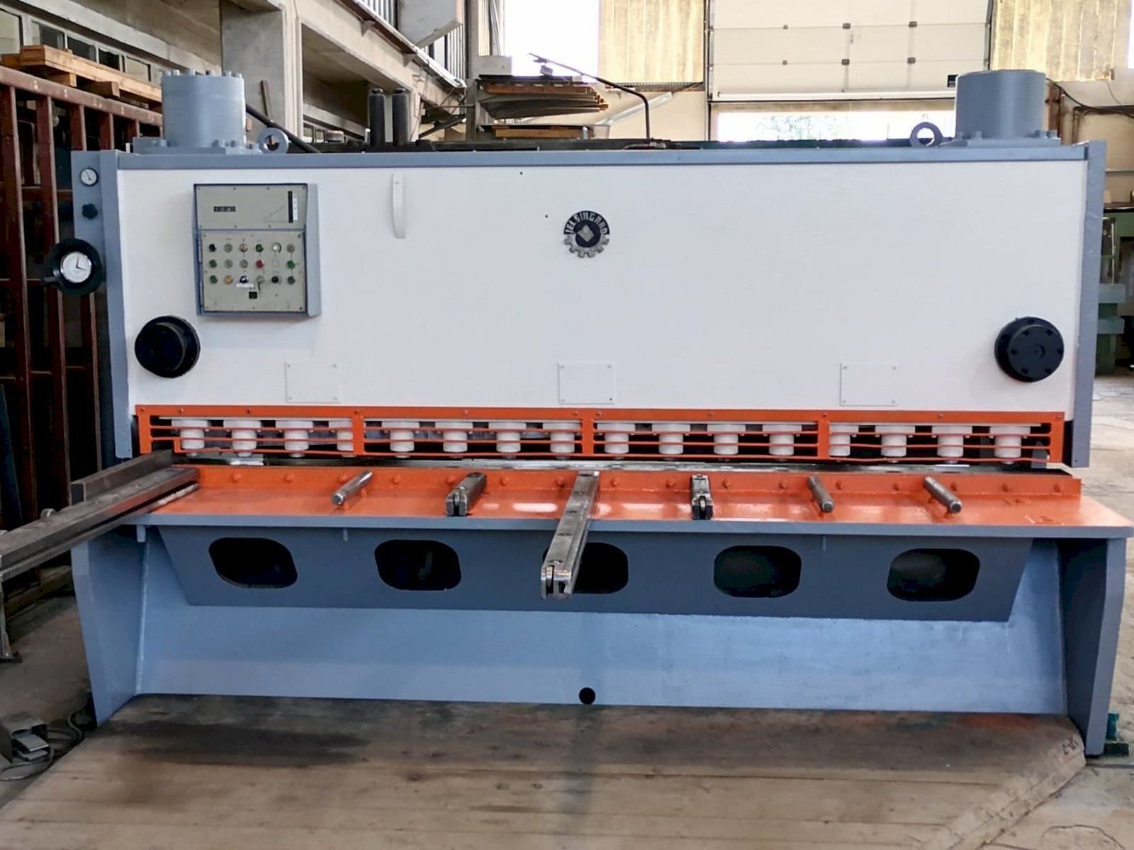 Front view of Jelšingrad MVCS 3100/13 machine