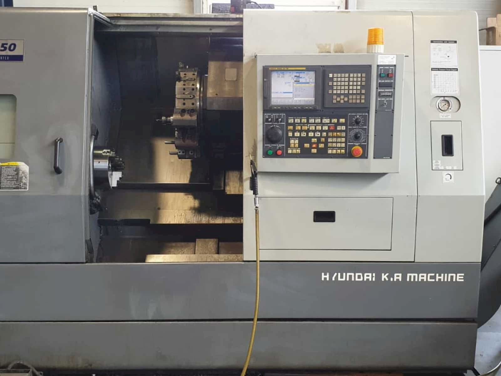 Front view of Hyundai Kia SKT250 machine