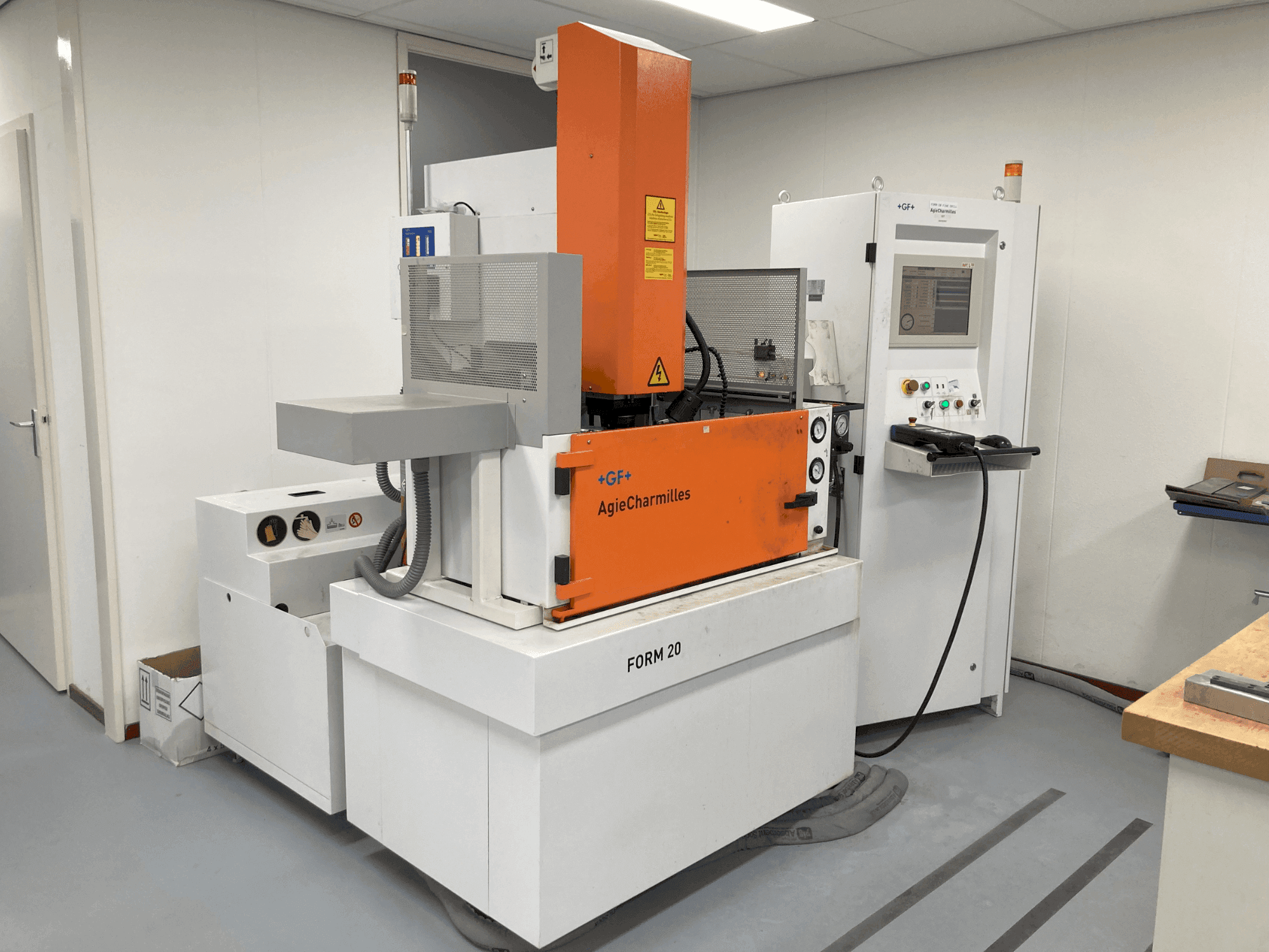 Front view of AgieCharmilles CABINET FORM20 machine