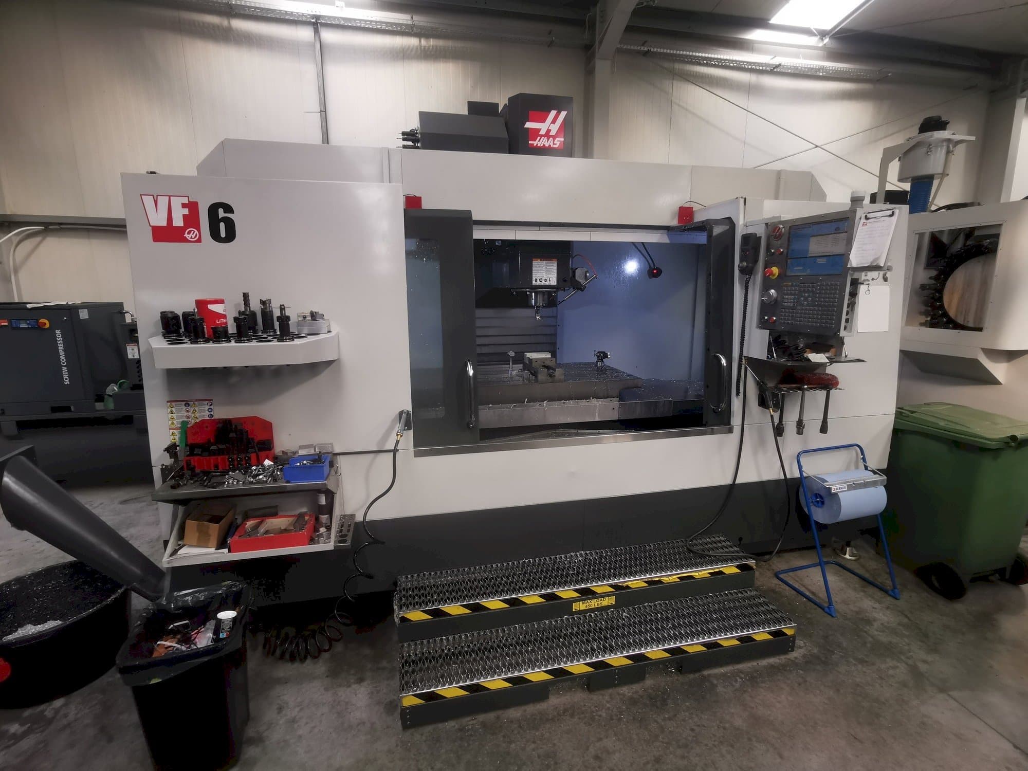 Front view of HAAS VF-6/40 machine