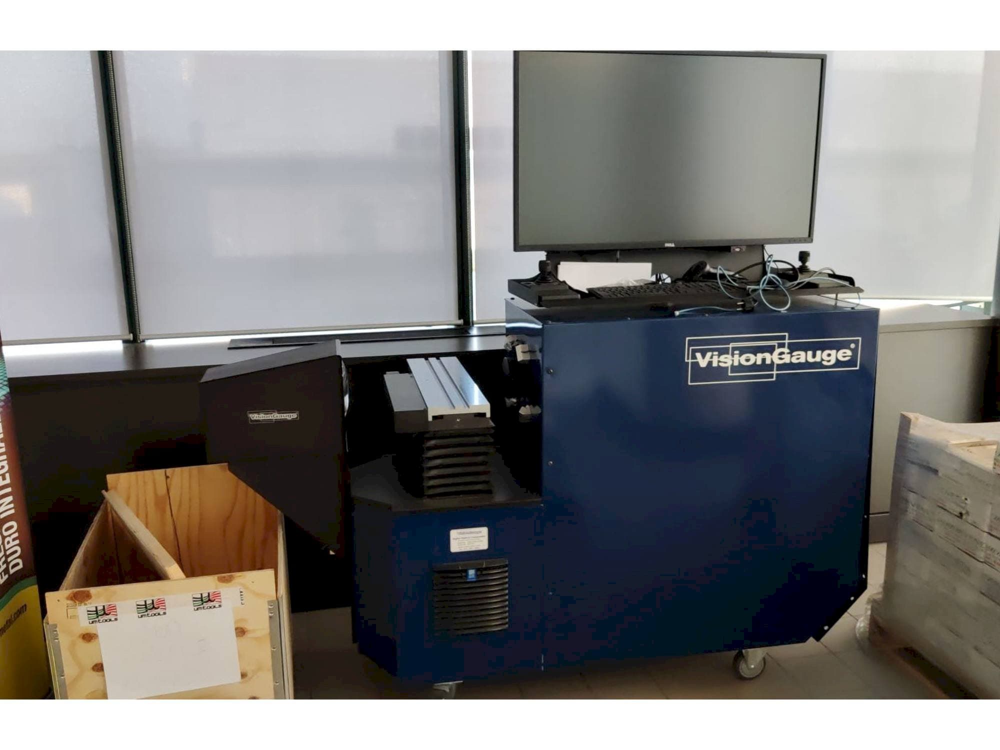 Front view of Vision Gauge 500 series machine