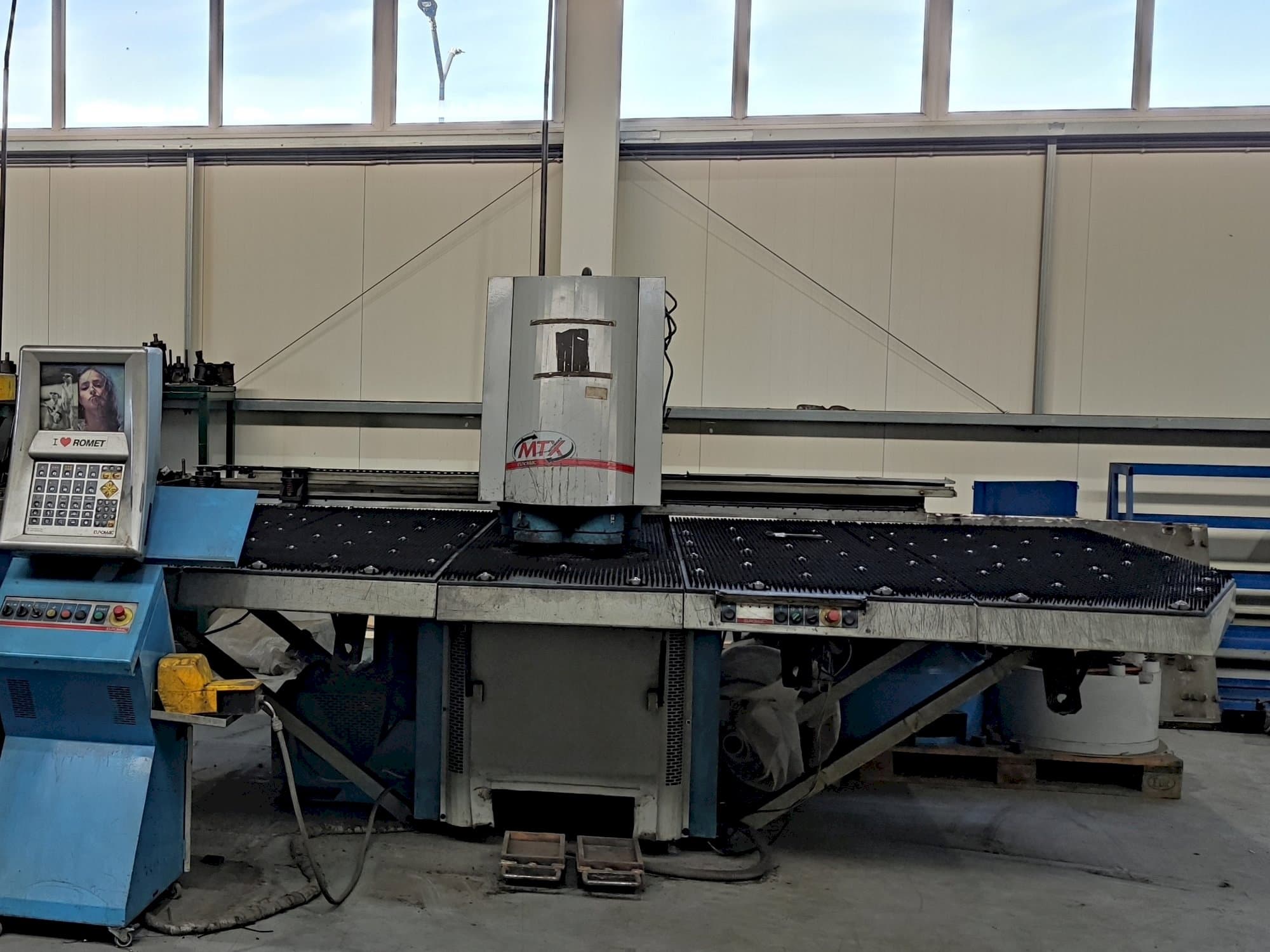 Front view of Euromac MTX INDEX machine