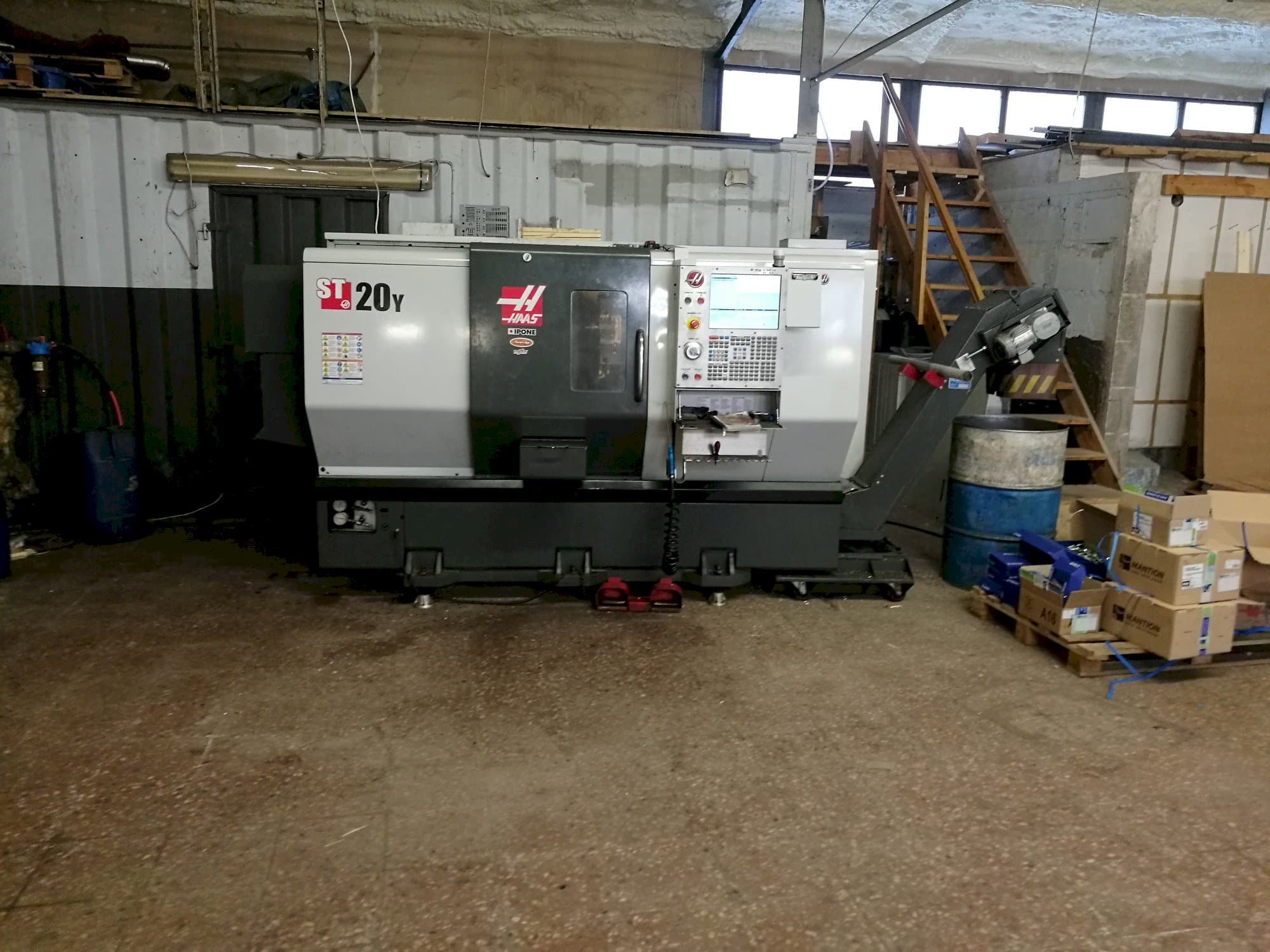 Front view of HAAS ST20Y machine