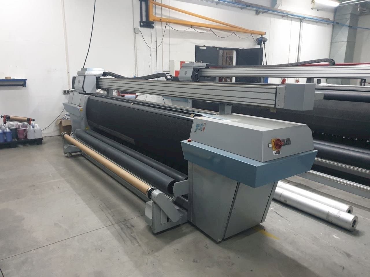 Front view of JETI 3300 machine