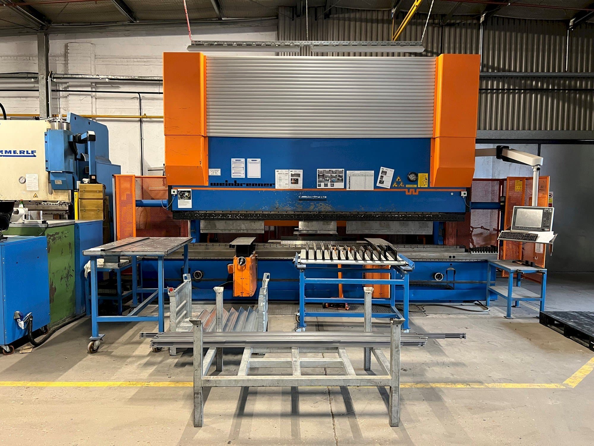 Front view of Weinbrenner GP400 machine