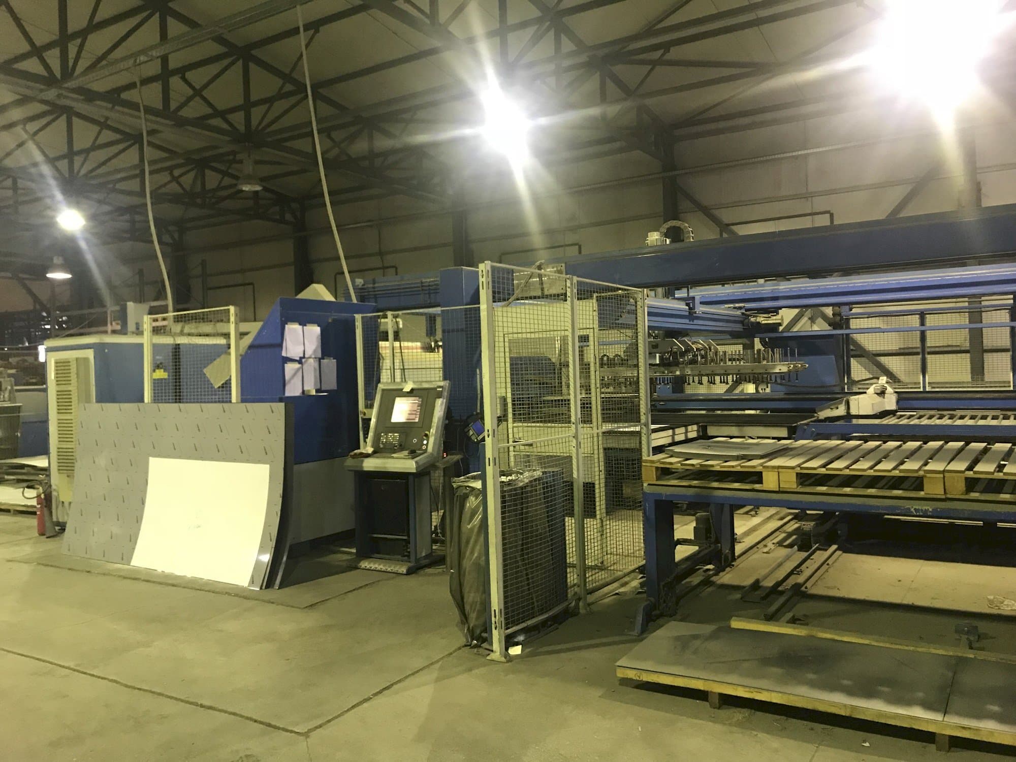 Front view of Finn-Power LP6 machine