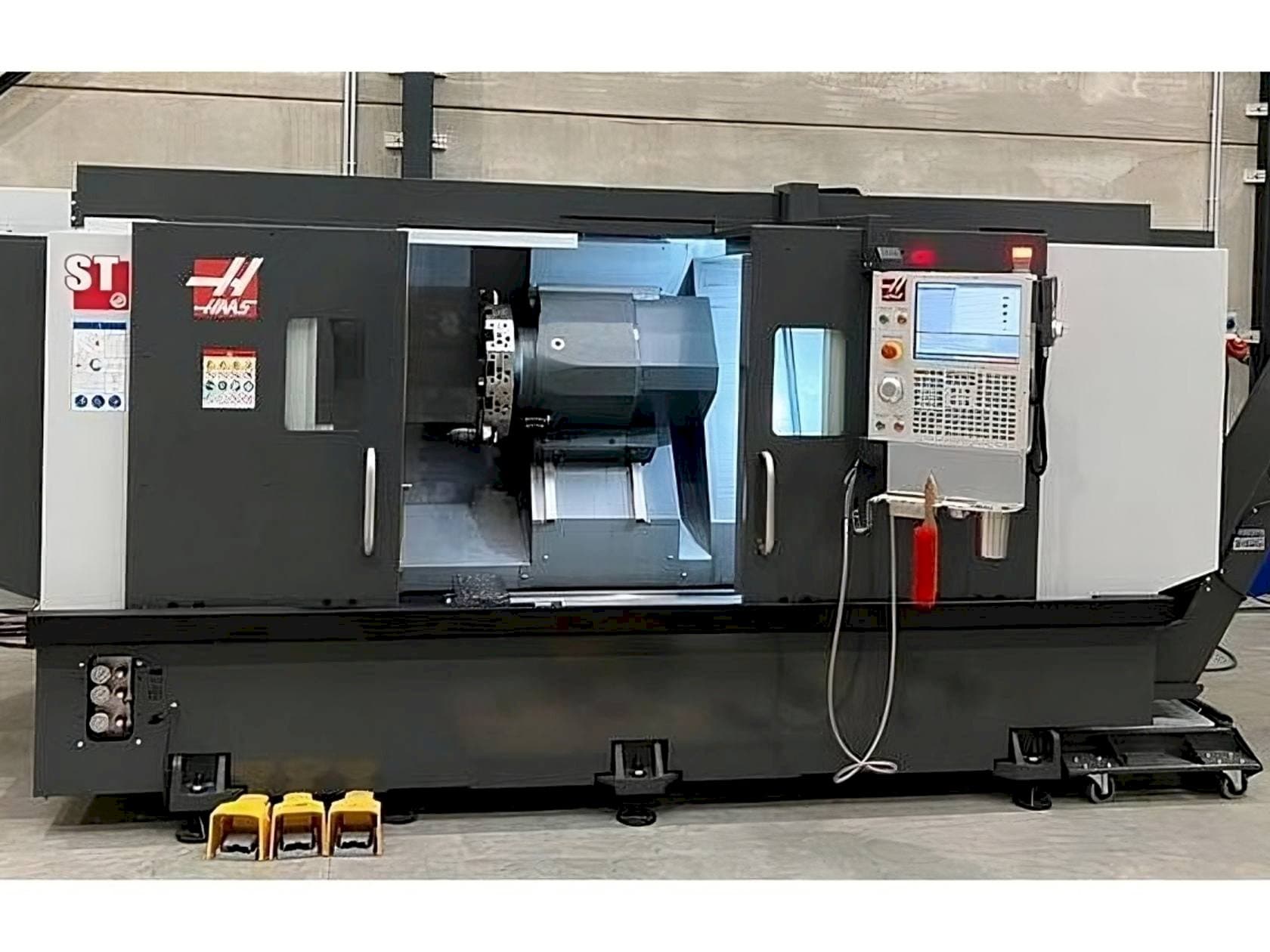 Front view of HAAS ST-35L machine