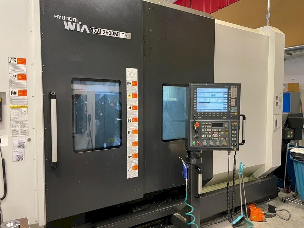 Front view of Hyundai Wia KM 2600 MTTS machine