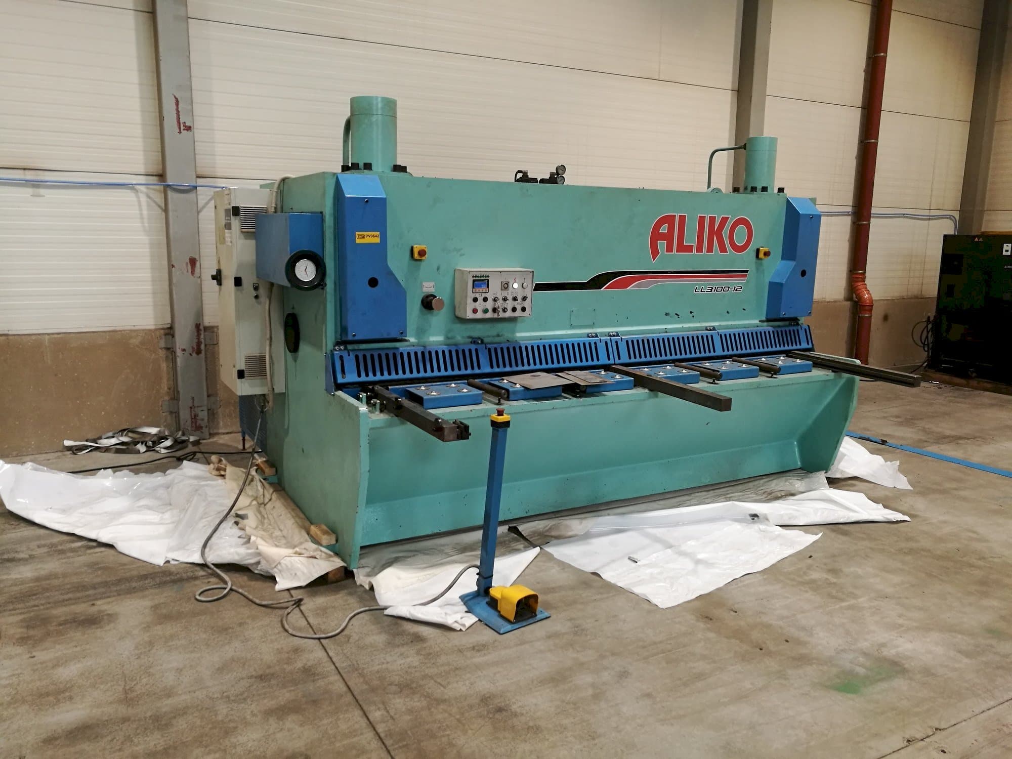 Front view of ALIKO LL3100-12 machine