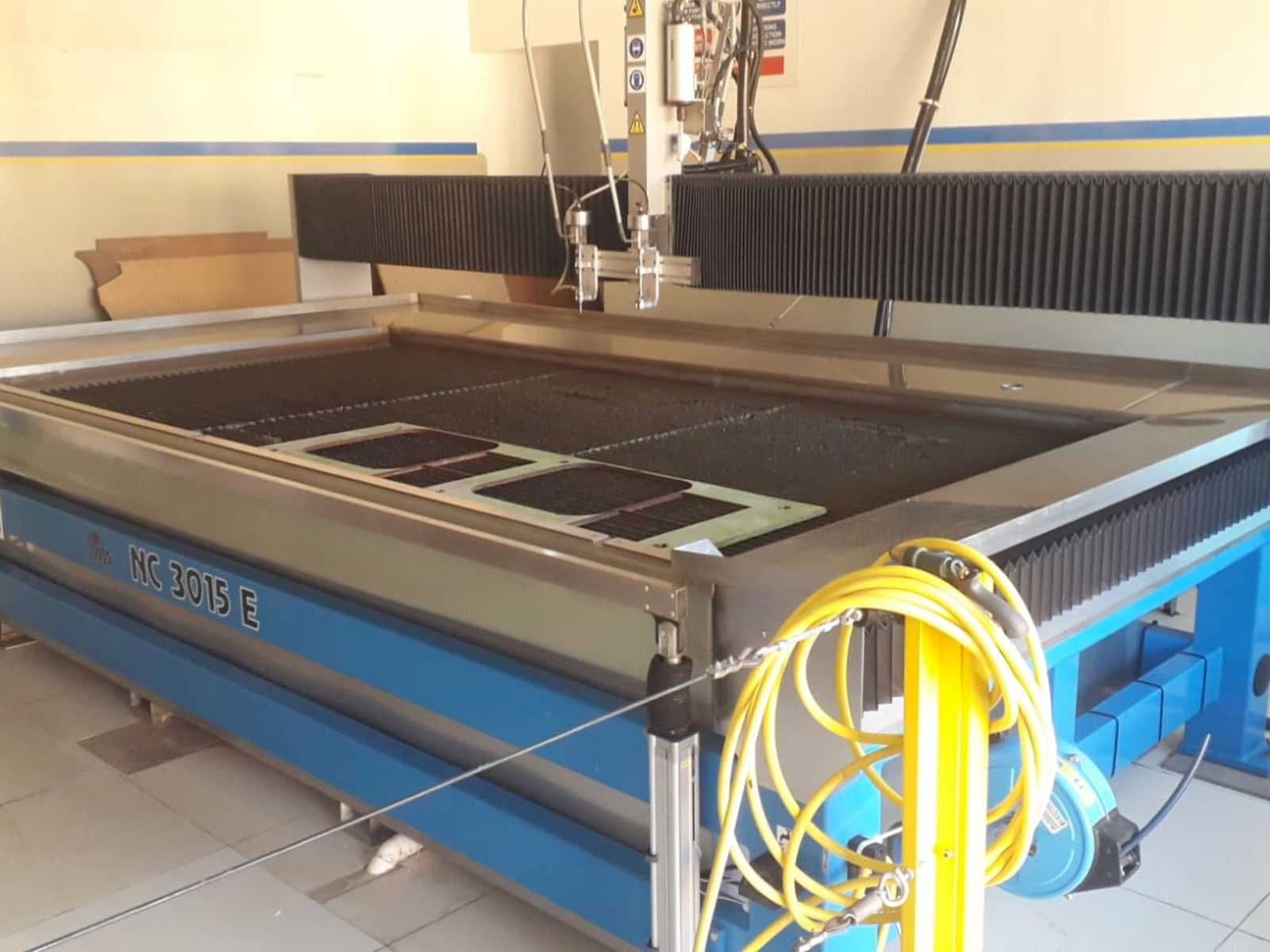 Front view of Waterjet Sweeden NC 3015 e machine