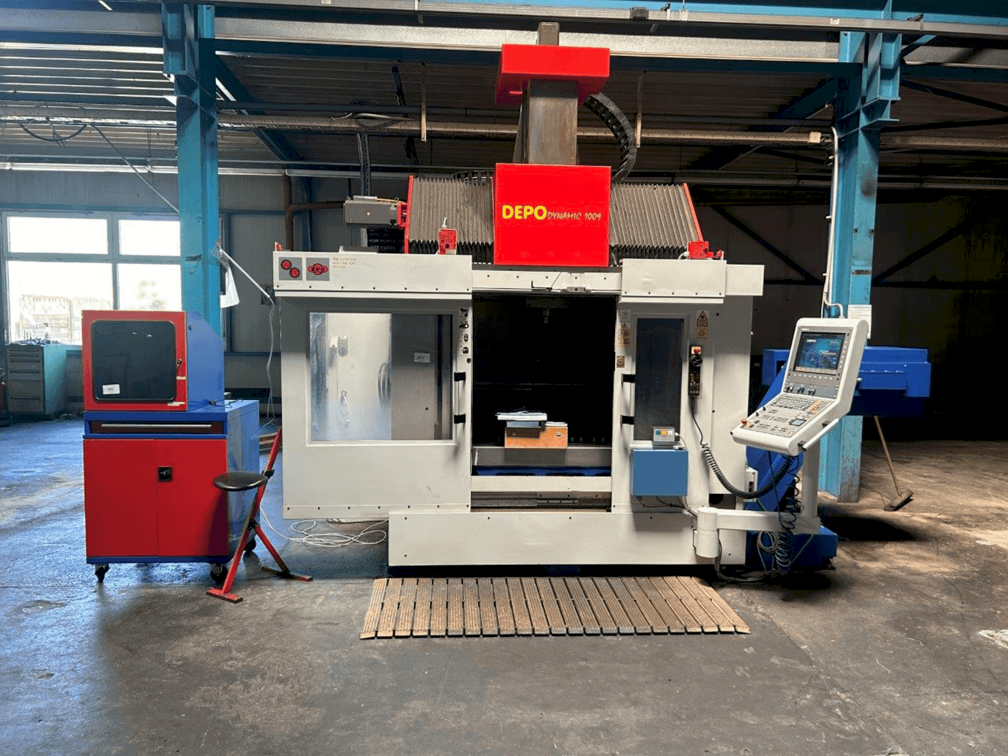 Front view of DEPO Dynamic 1009 machine