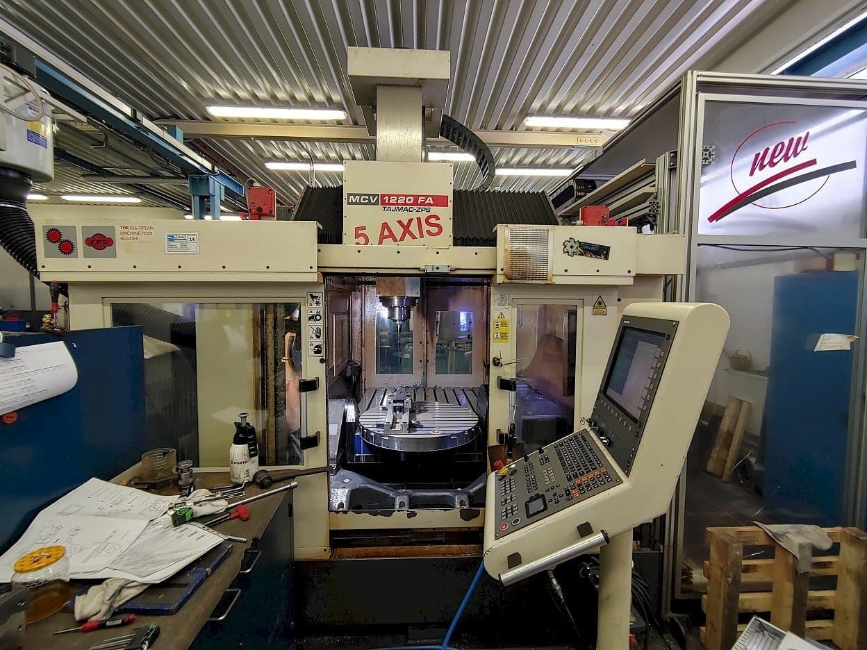 Front view of TAJMAC-ZPS MCV 1220 machine