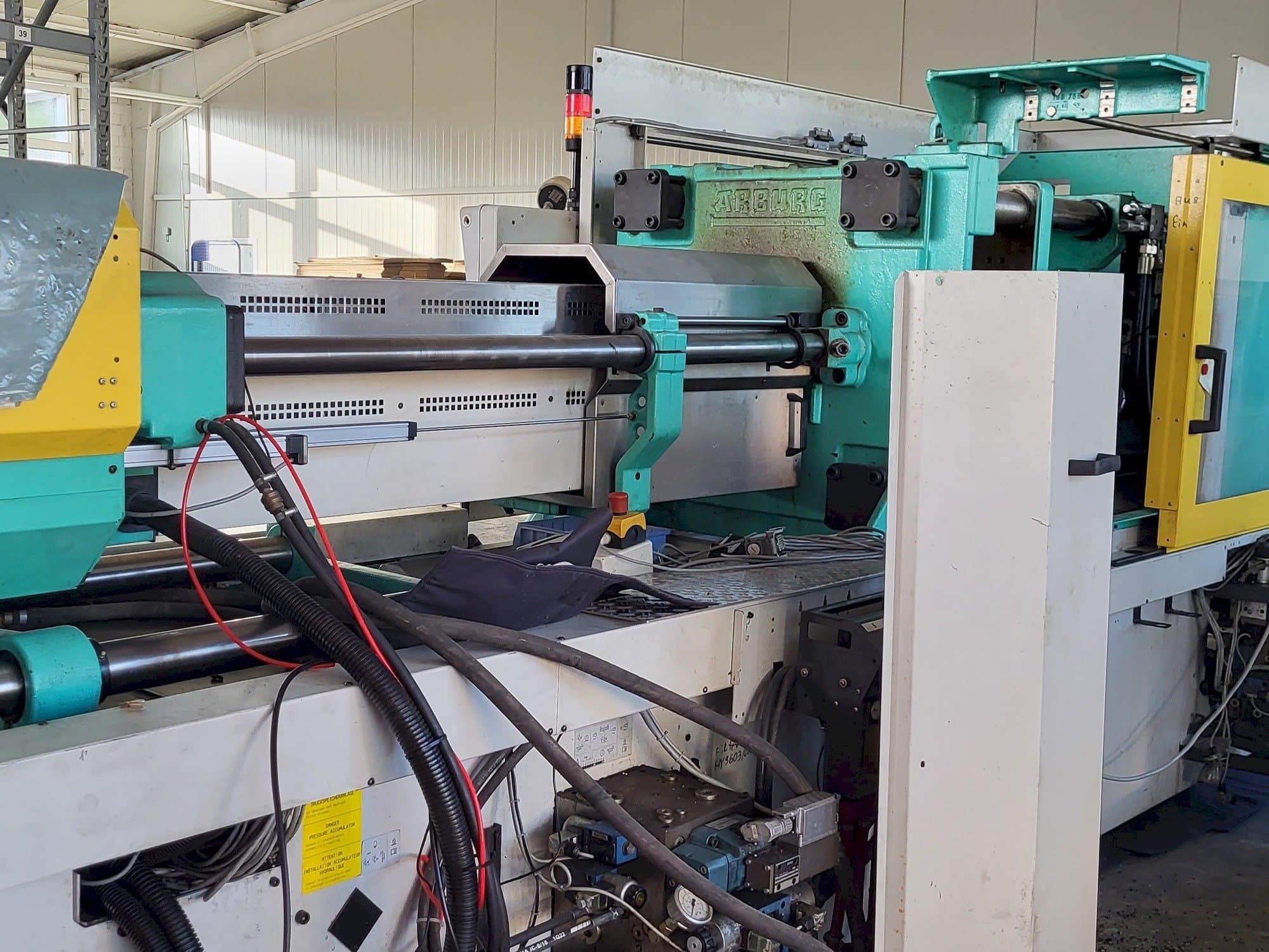 Left view of Arburg Allrounder Centex 570C2200-1300 machine