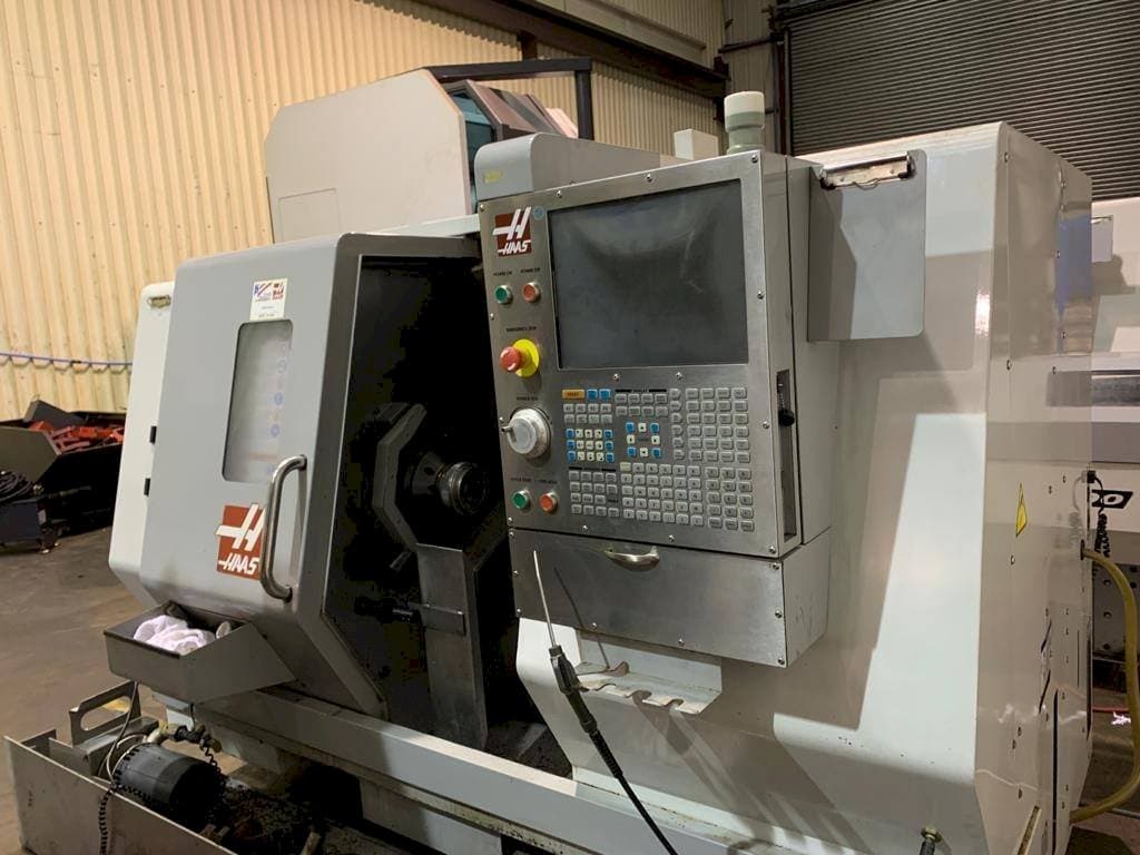 Front view of HAAS SL-20 machine