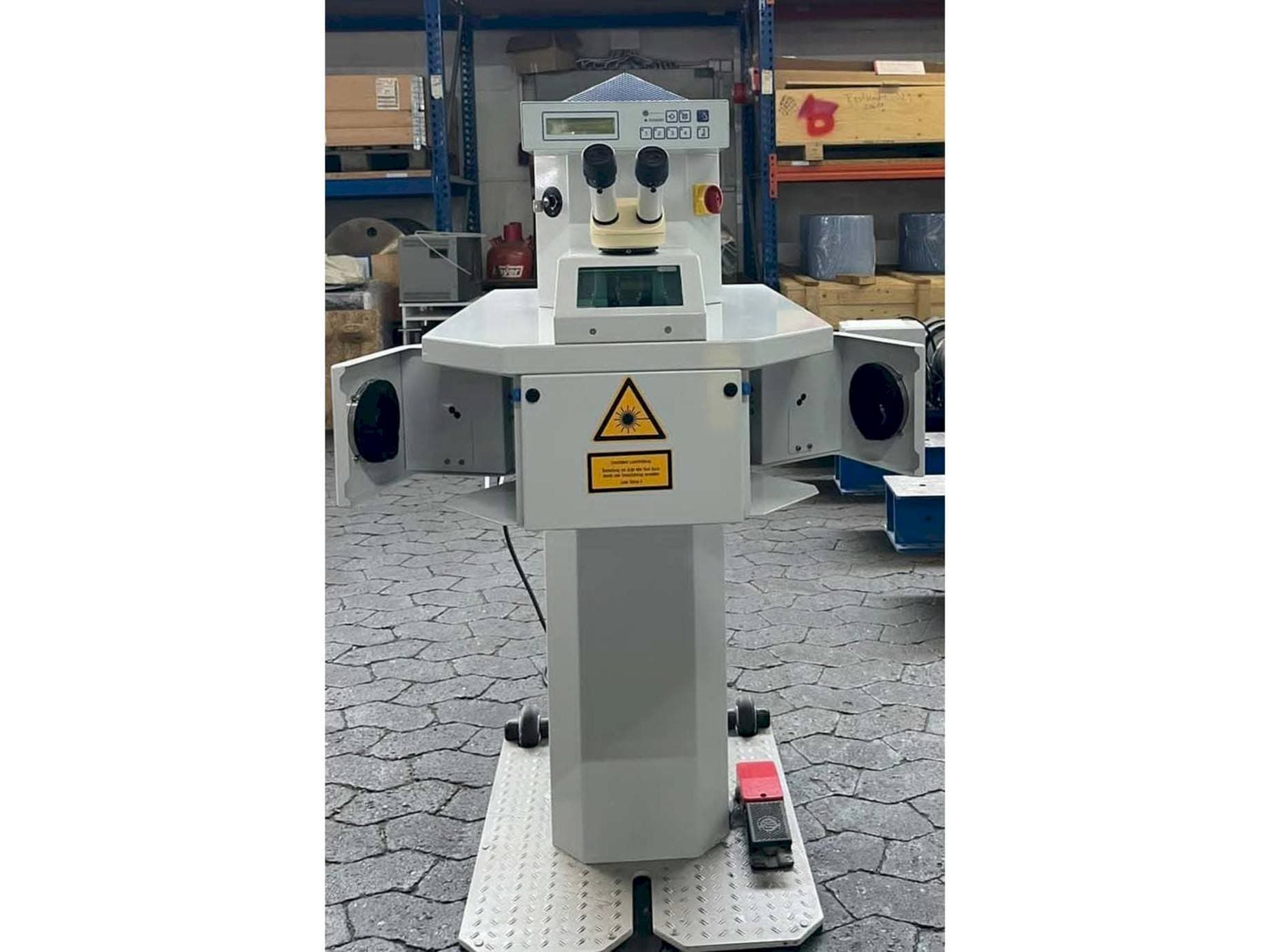 Front view of ALPHA LASER ALO 30  machine