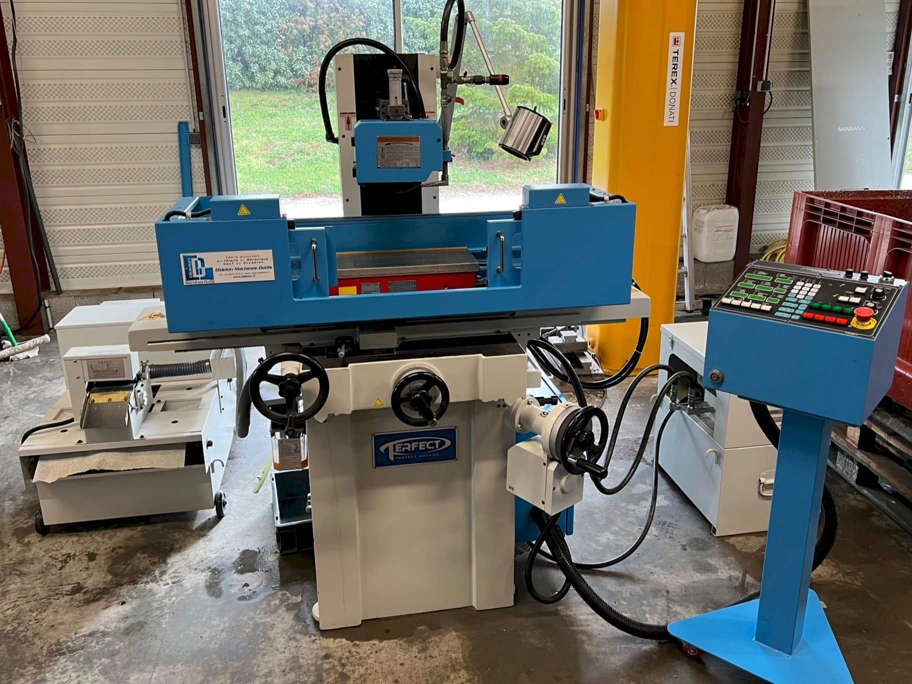 Front view of PERFECT PFG-2045AH machine