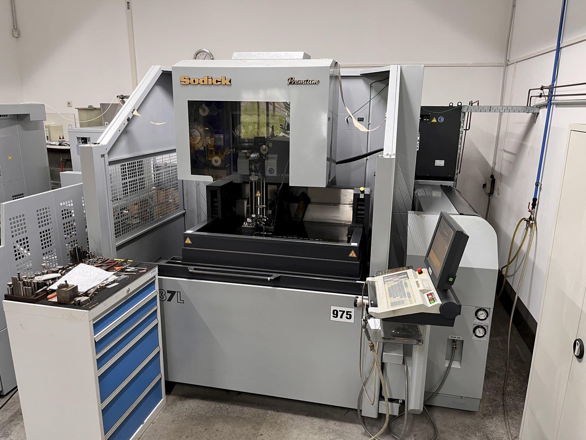 Front view of Sodick AQ537L machine