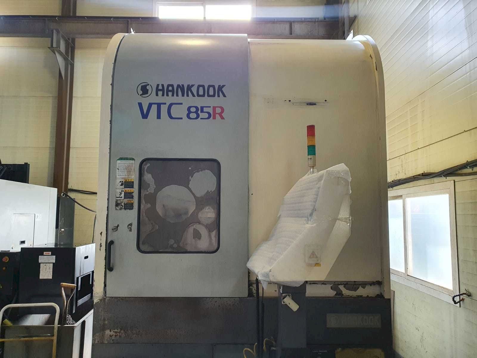 Front view of HANKOOK VTC85R machine