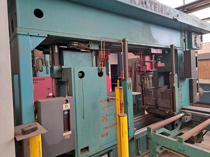 Left side view of KALTENBACH KDX5 1015 machine