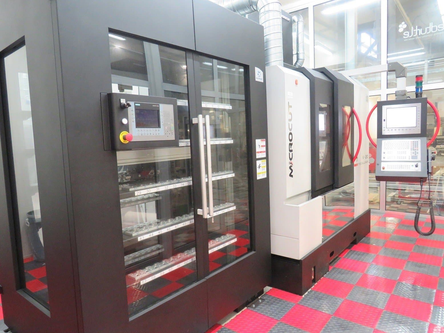 Front view of MICROCUT V-20G machine