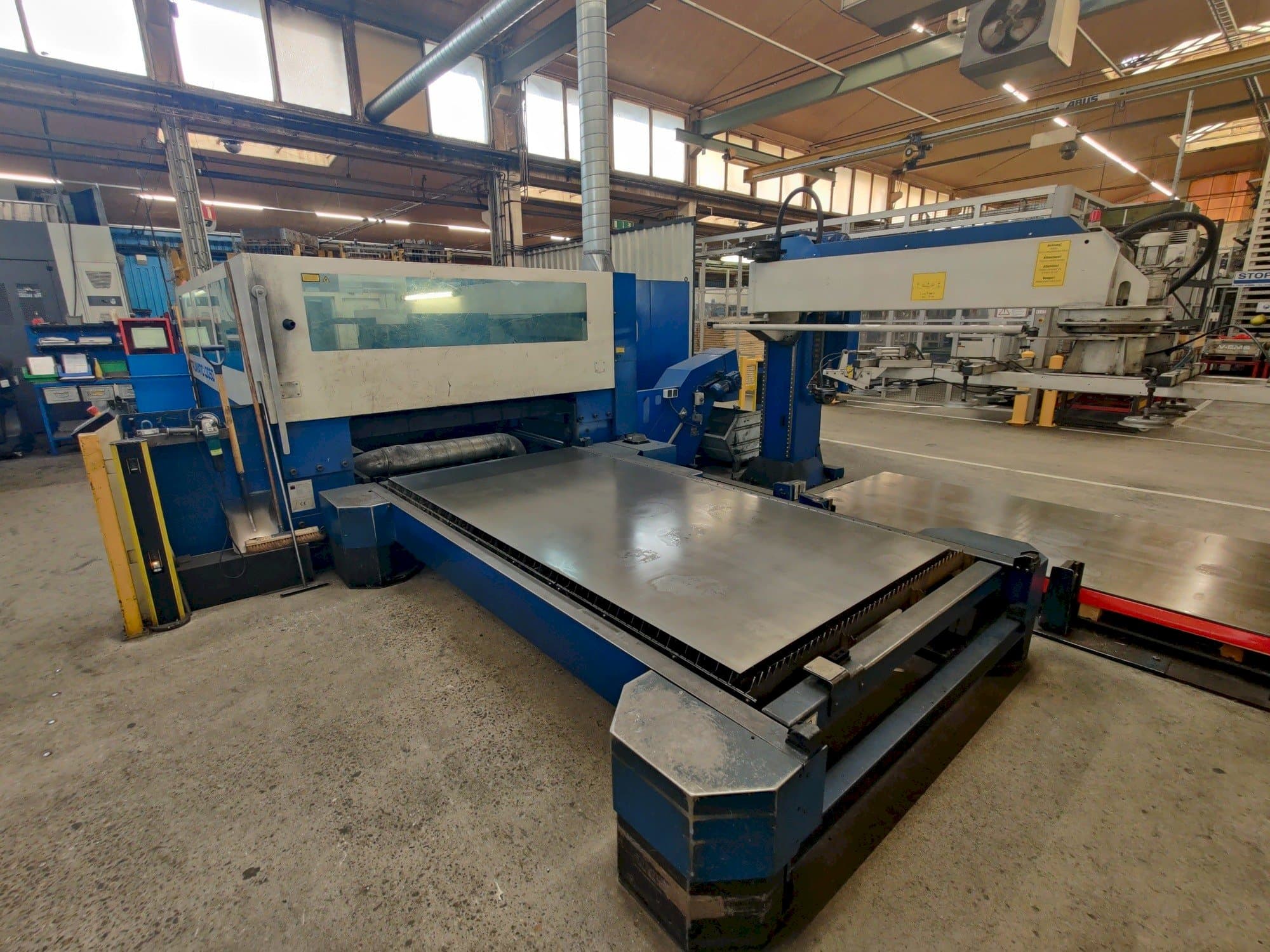 Front view of Trumpf Trumatic L3050 machine